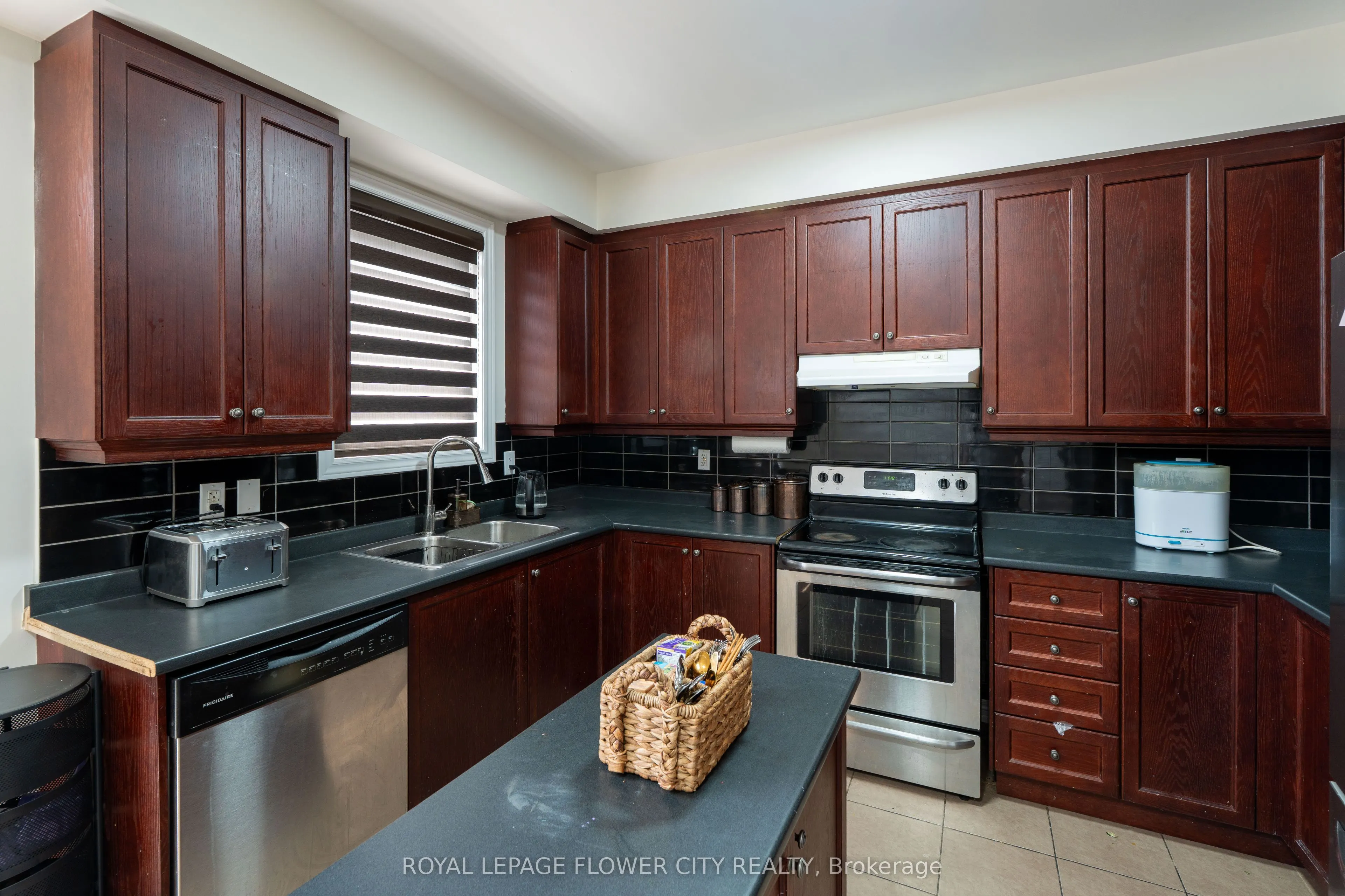 15 Sea Drifter Crescent