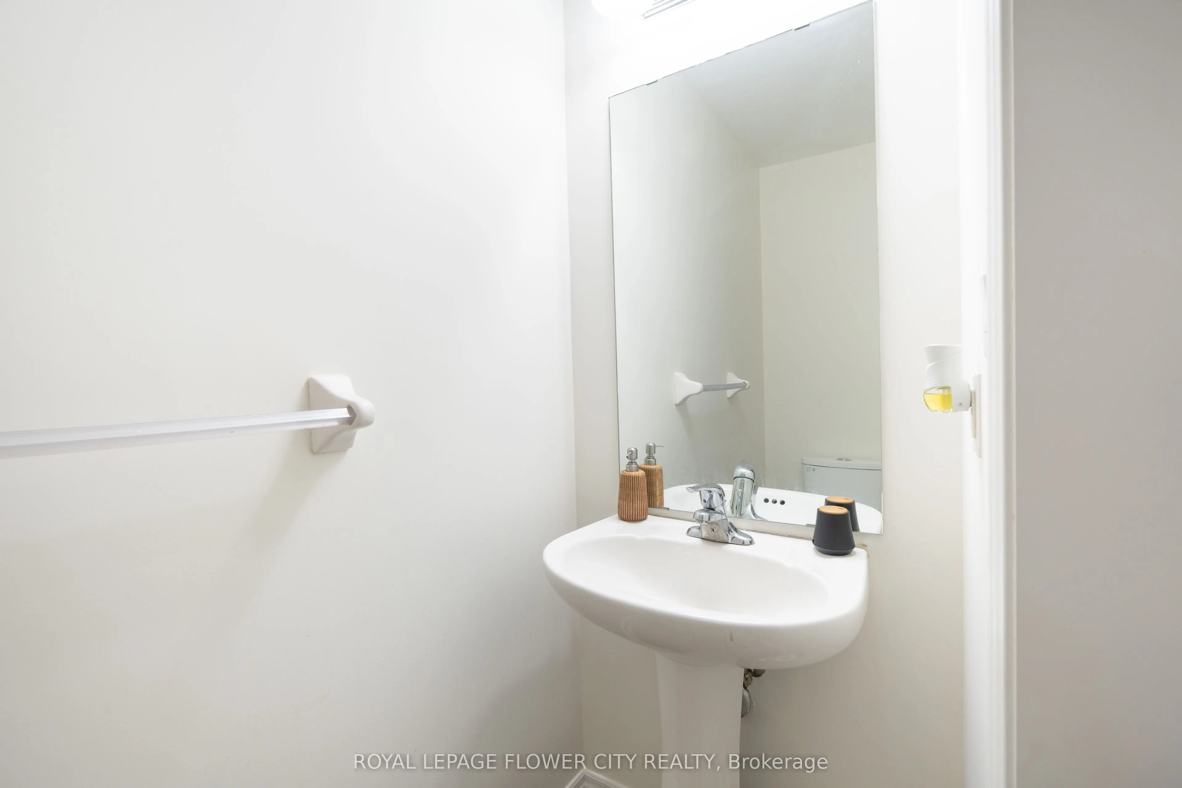15 Sea Drifter Crescent