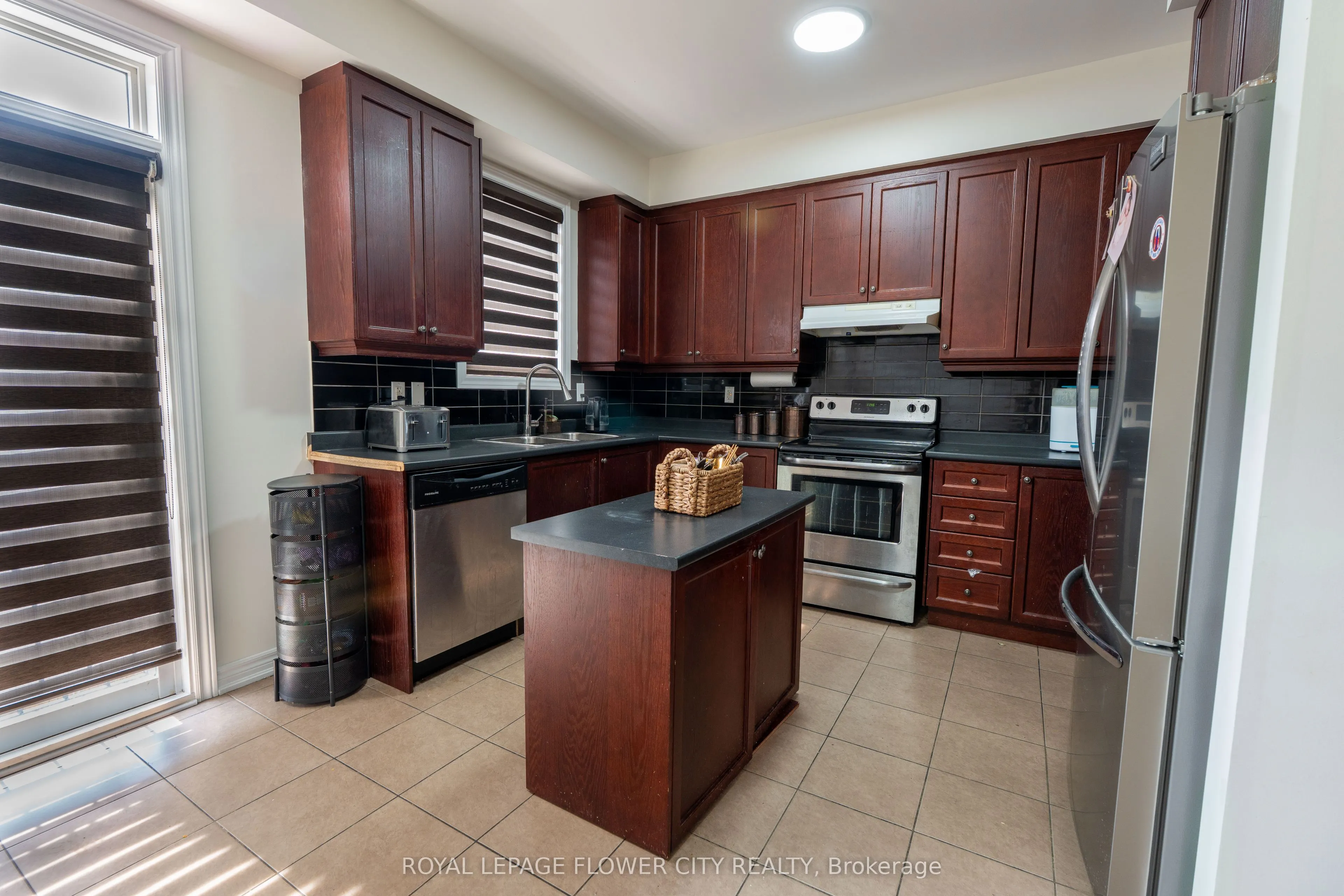 15 Sea Drifter Crescent