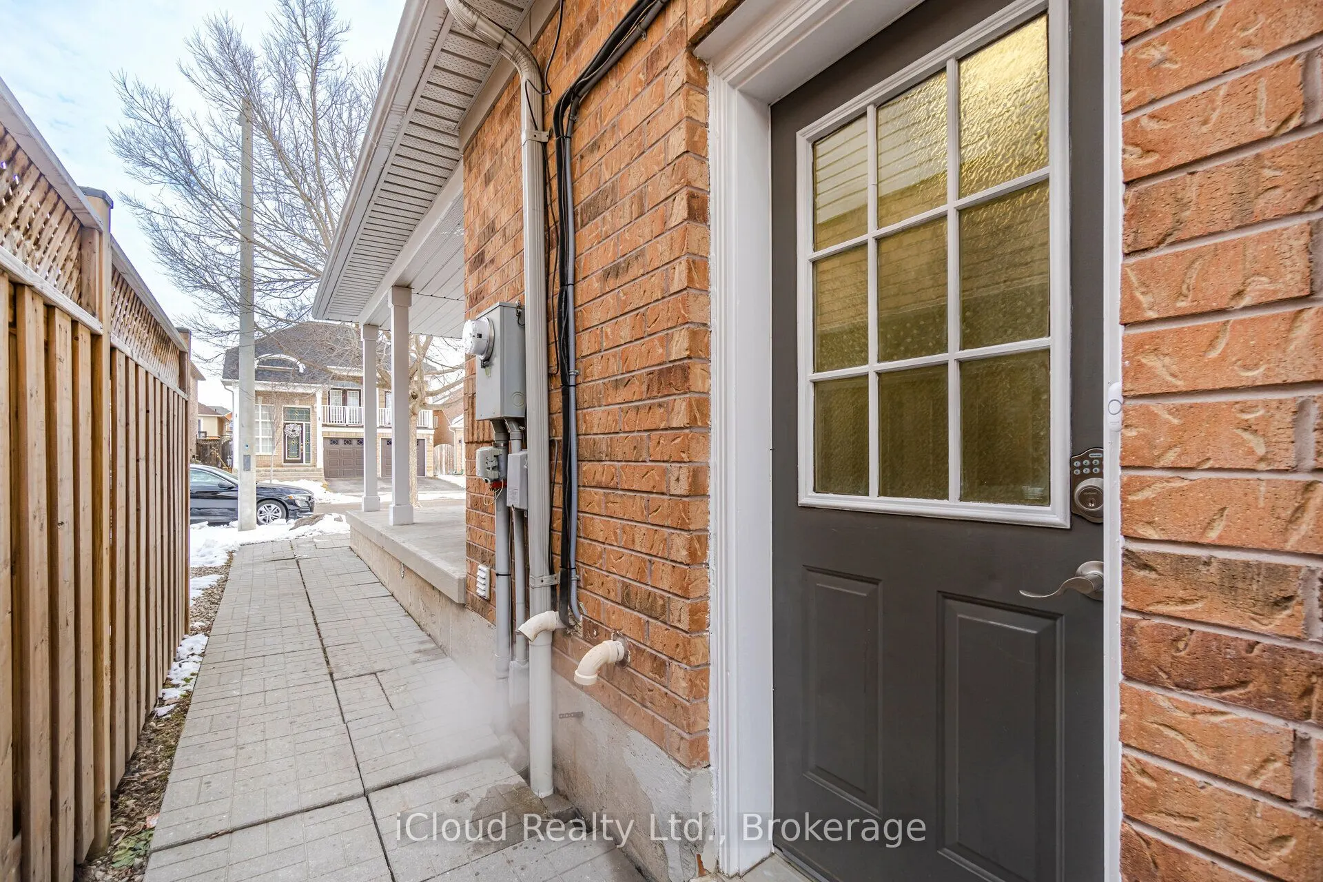 8 Poplar Plains Road, #LOWER