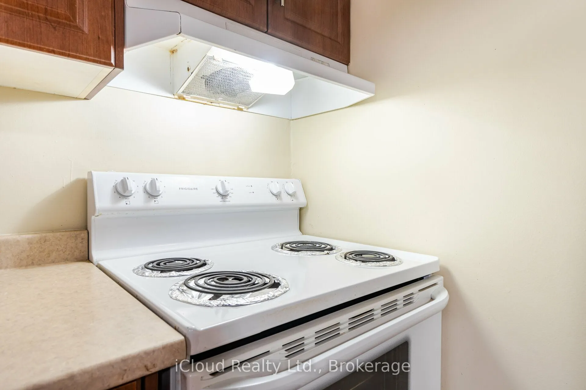 8 Poplar Plains Road, #LOWER