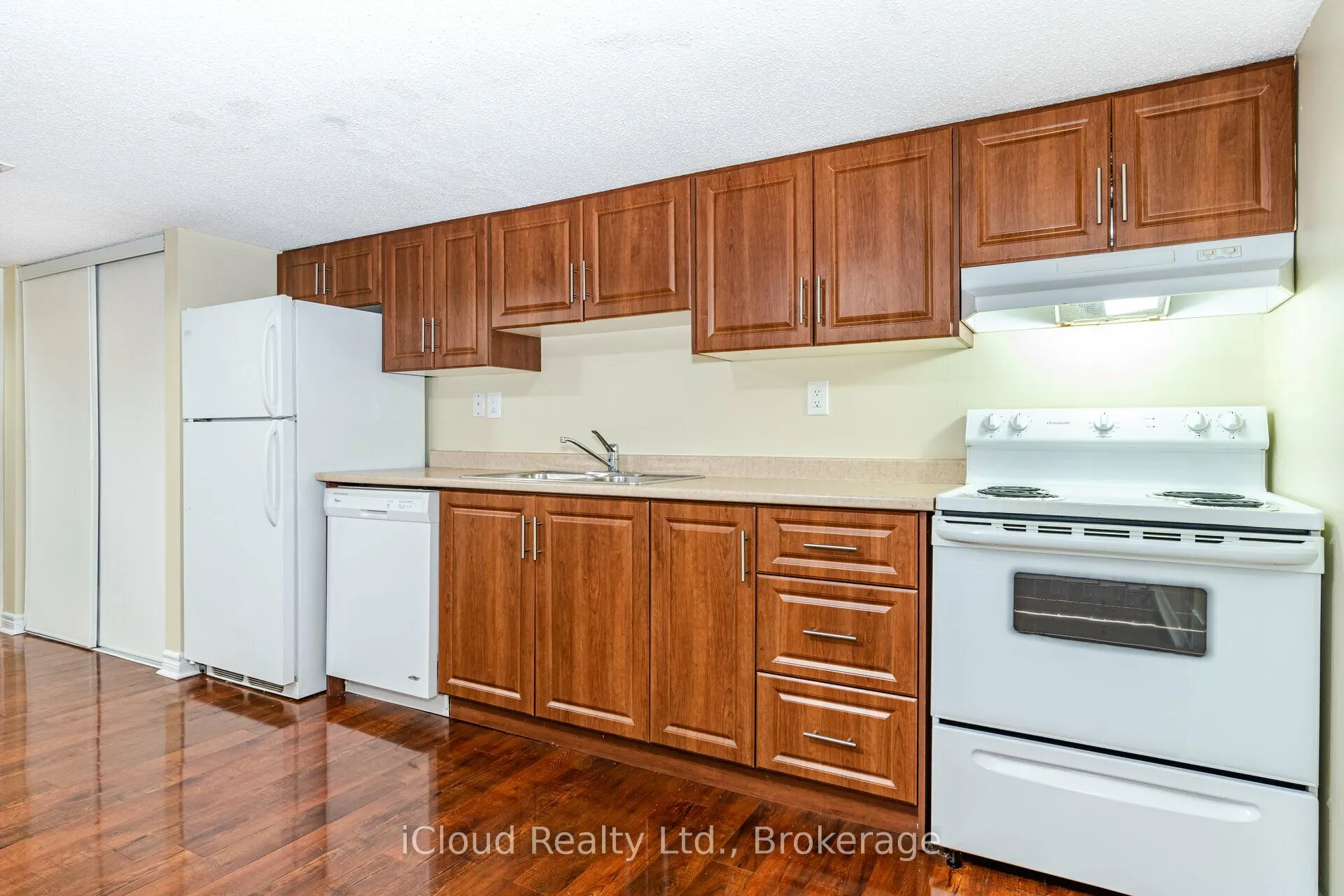 8 Poplar Plains Road, #LOWER