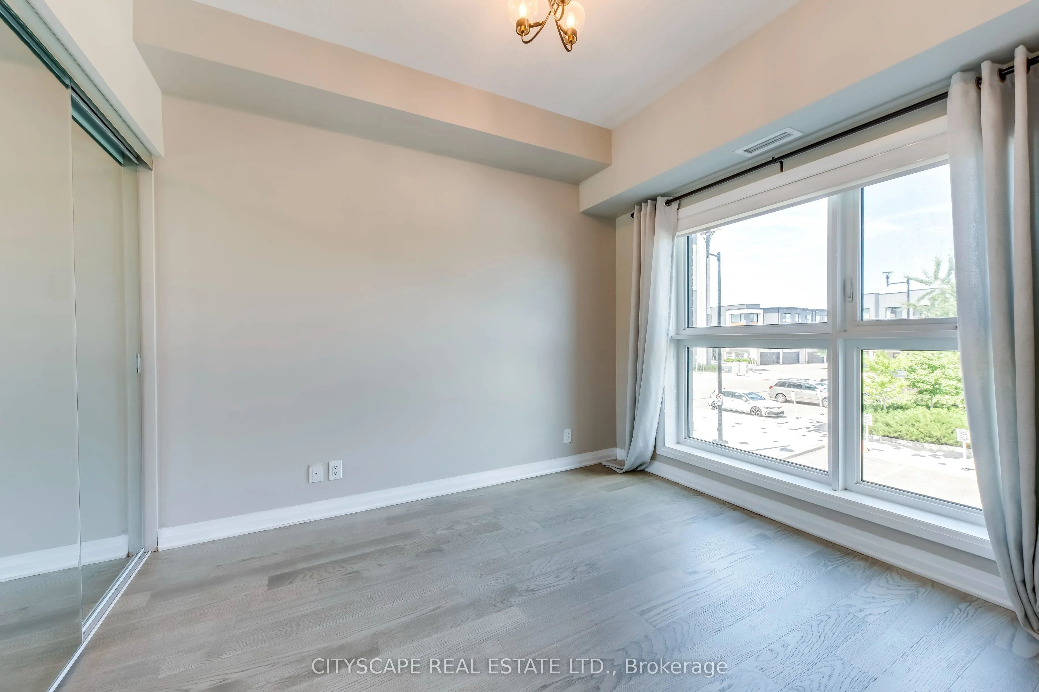 128 Grovewood Common, #205