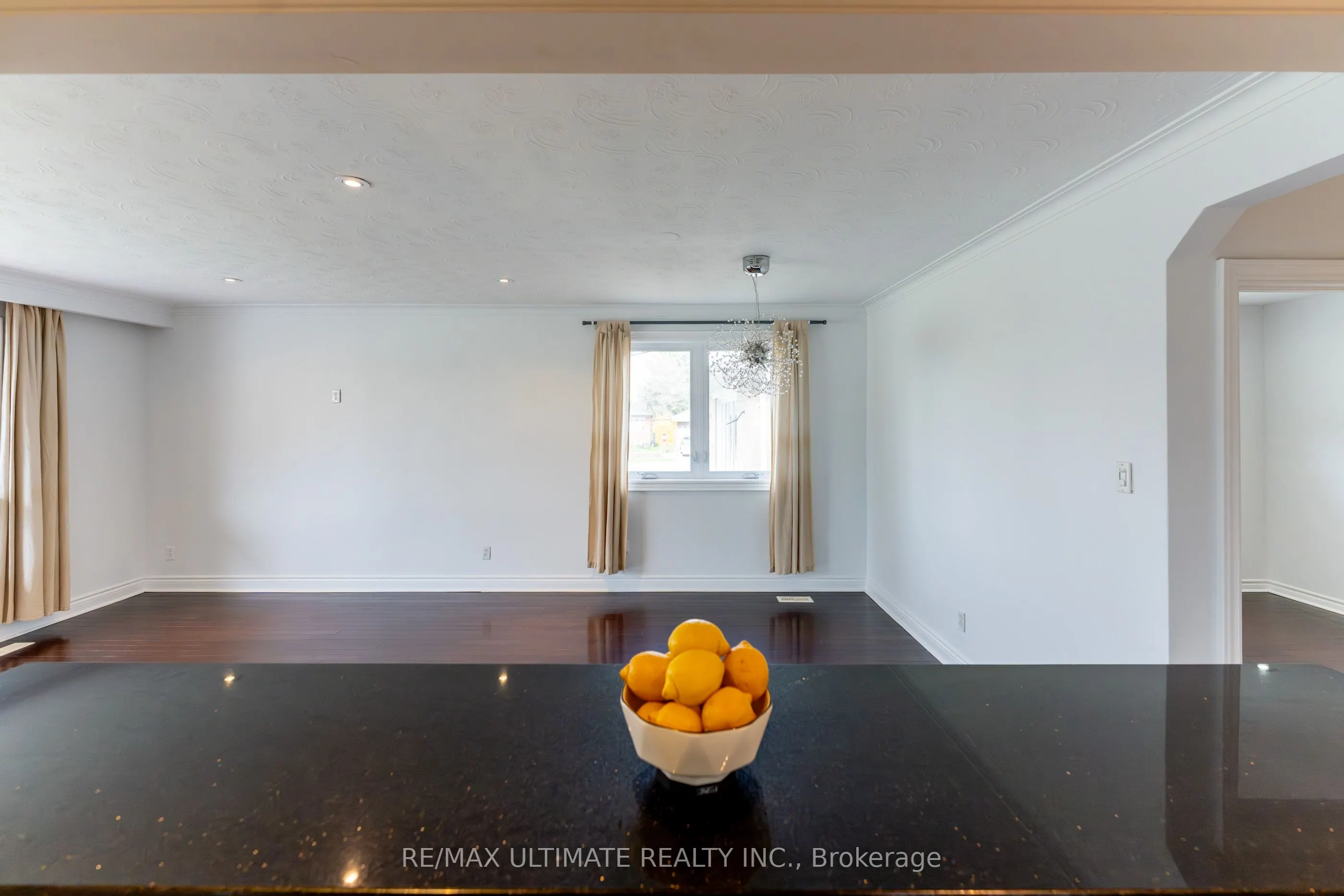 6 Baskerville Crescent