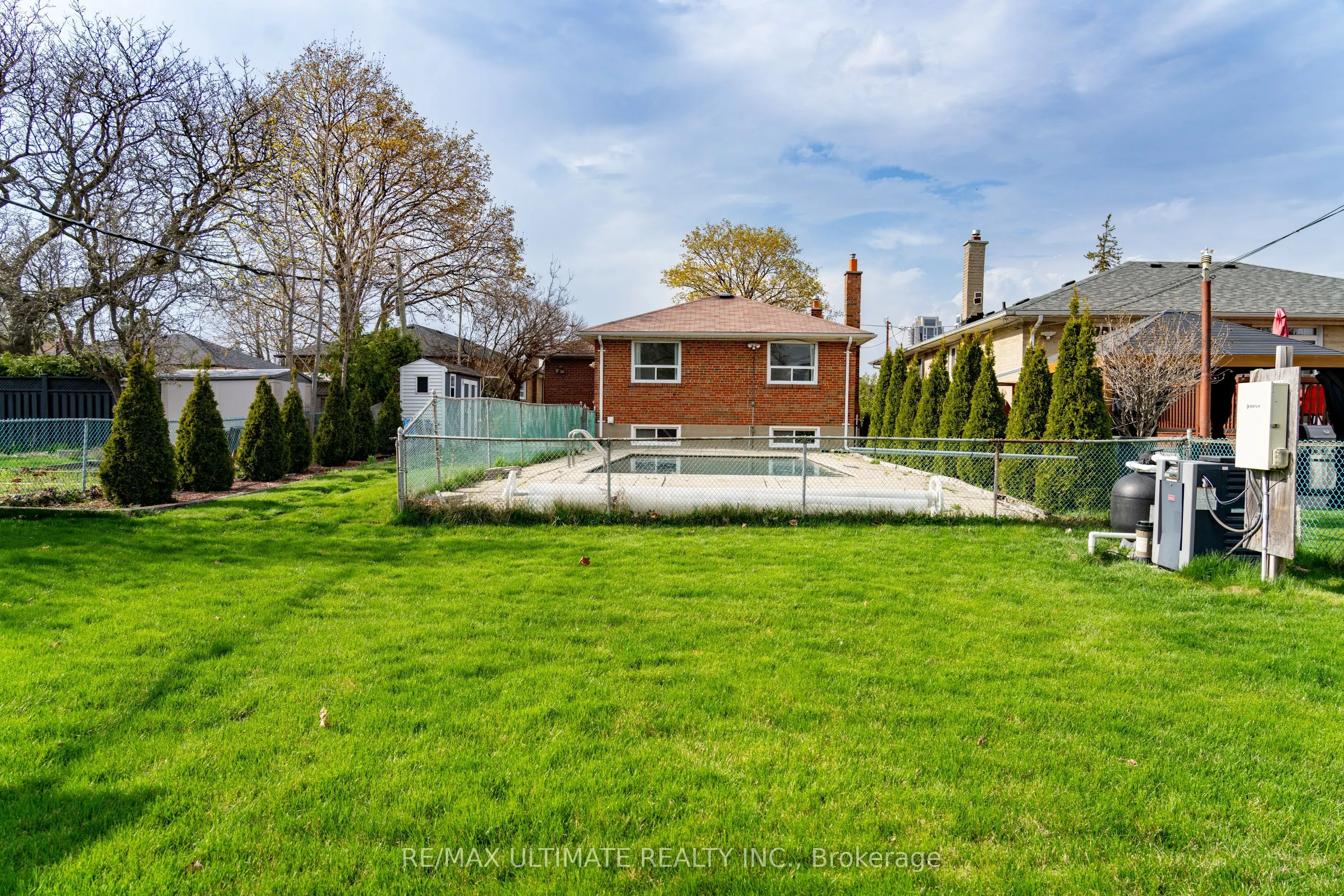 6 Baskerville Crescent