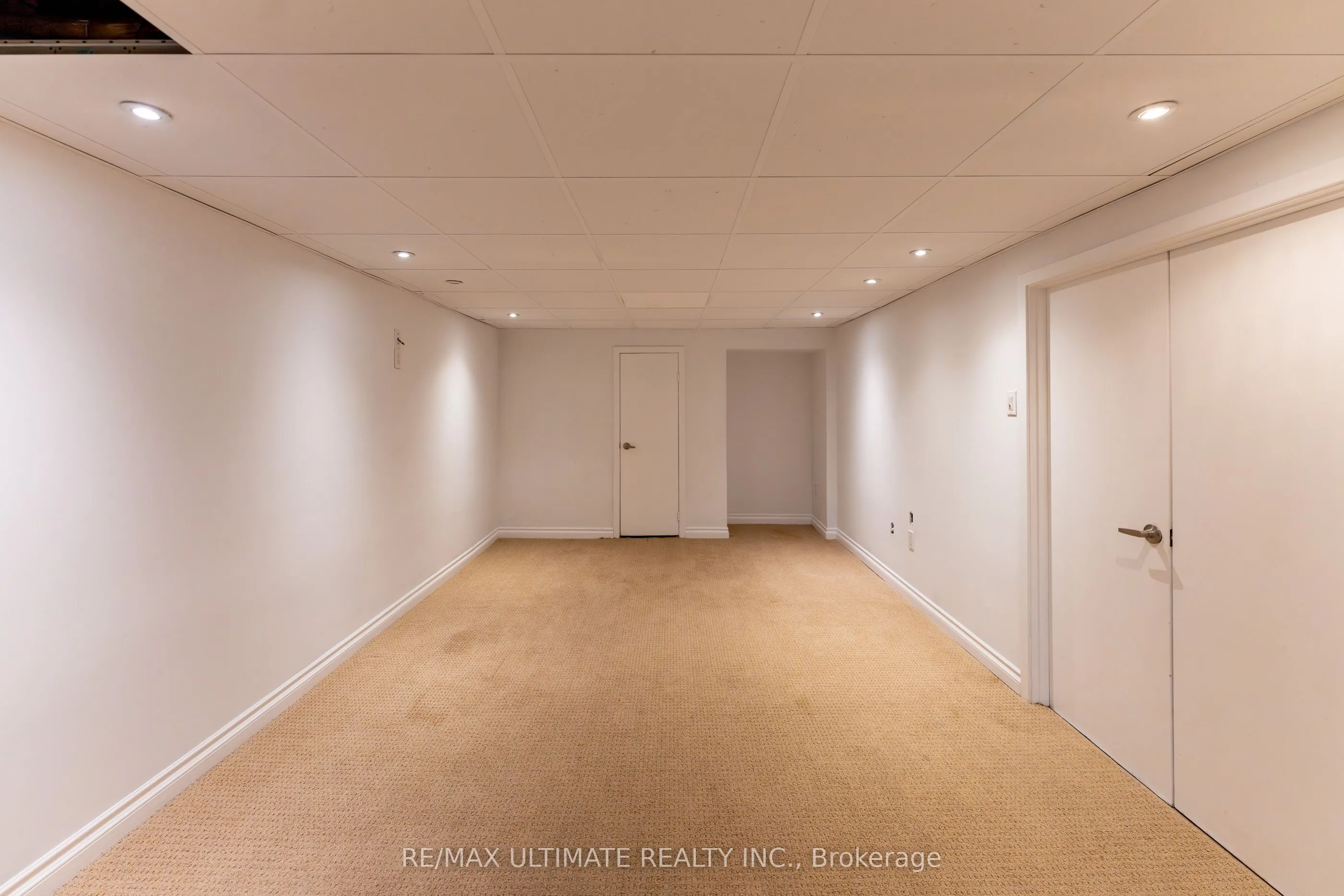 6 Baskerville Crescent