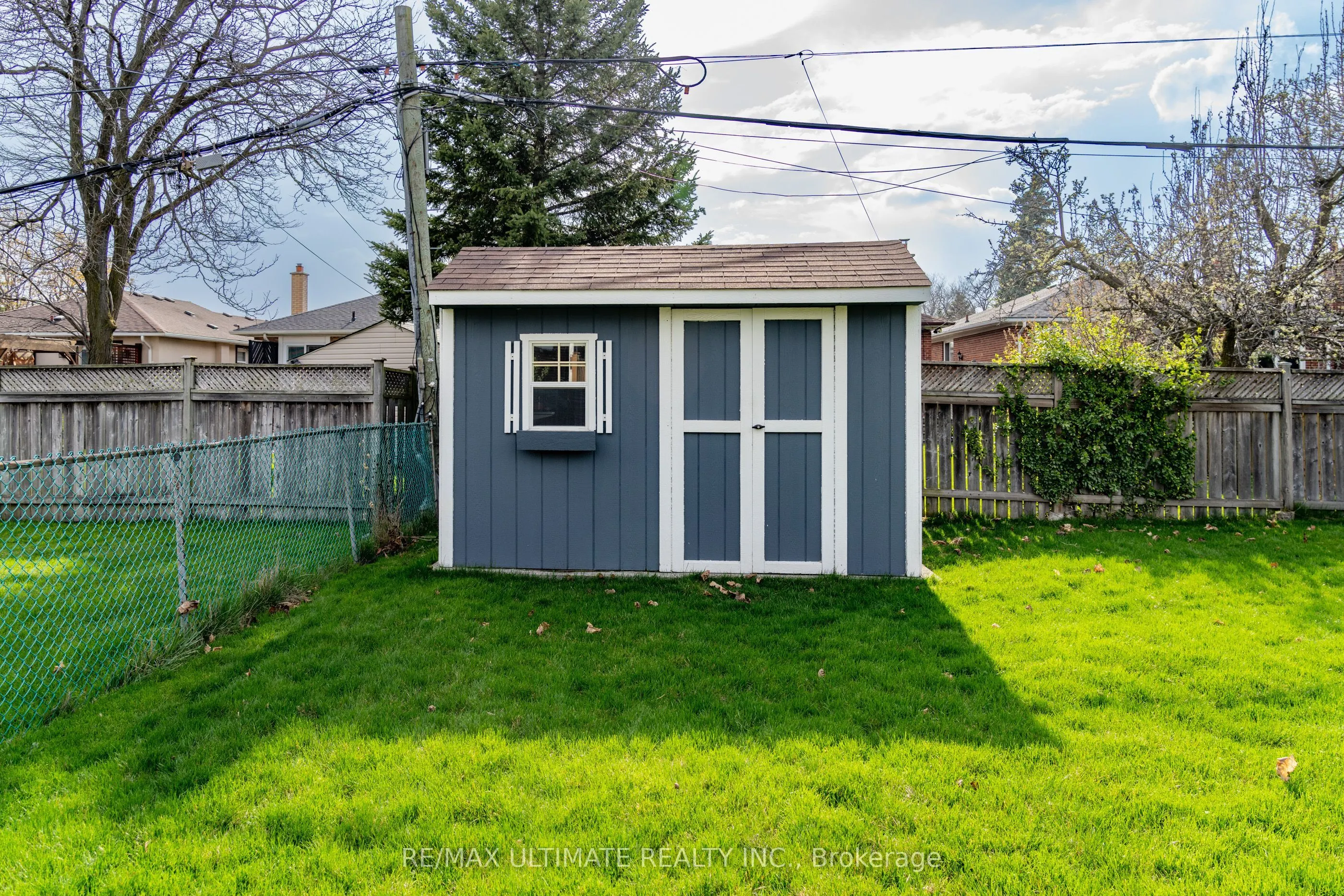 6 Baskerville Crescent