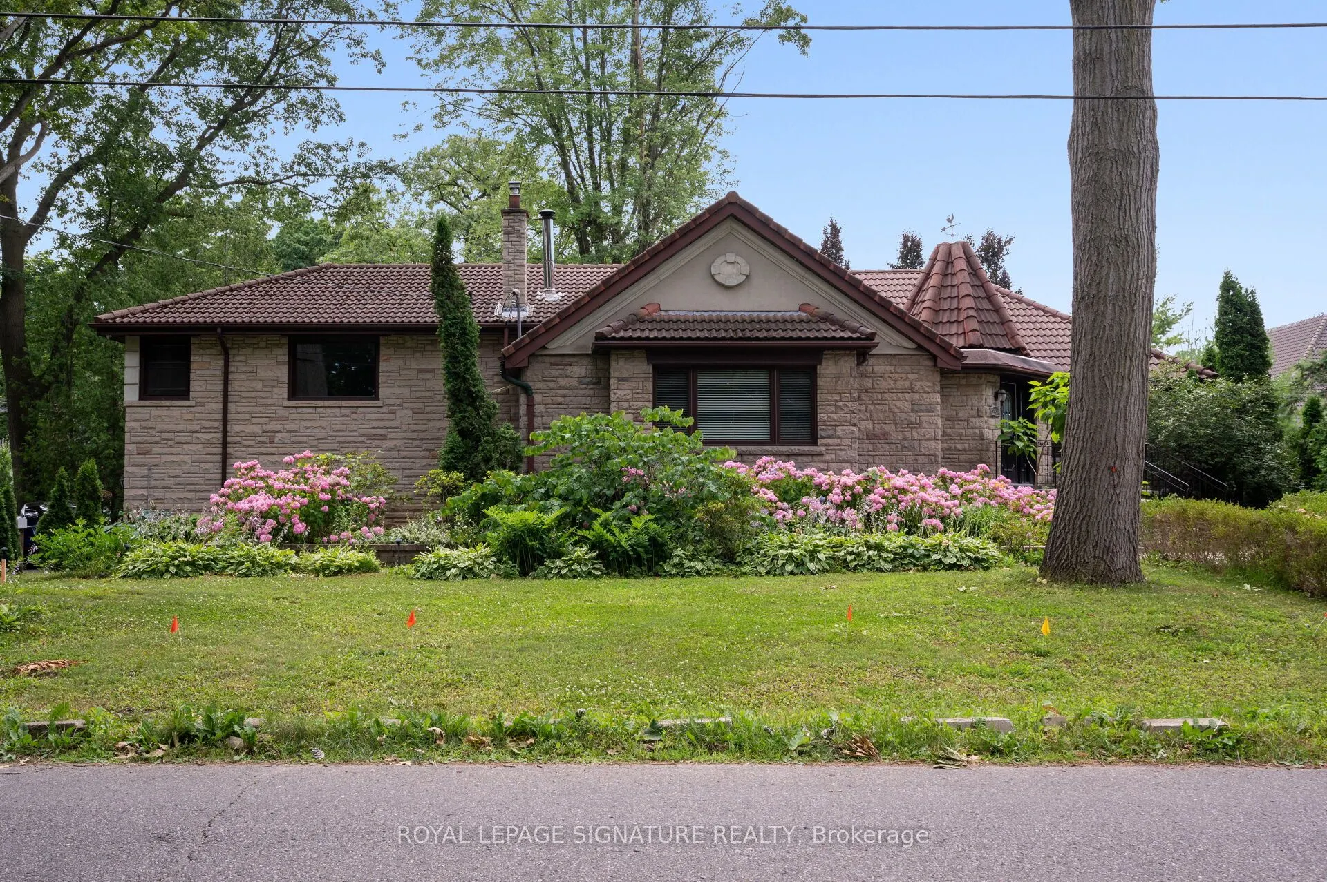 2234 Gordon Drive