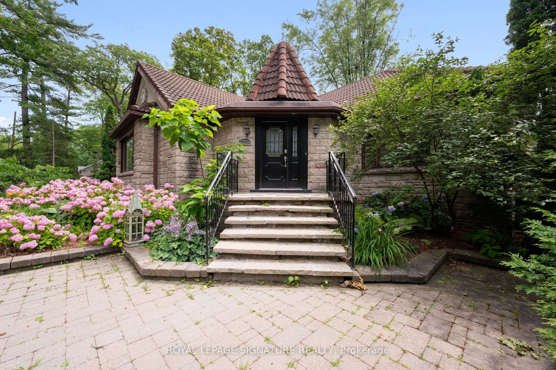 2234 Gordon Drive