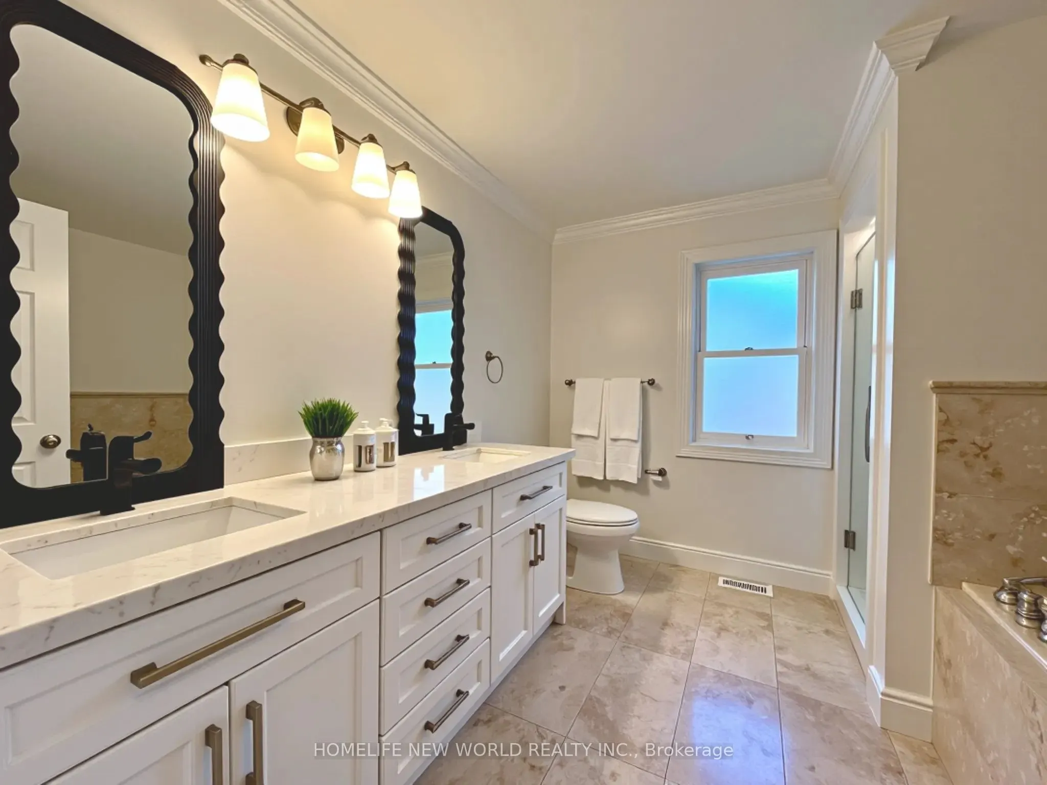 3957 Renfrew Crescent