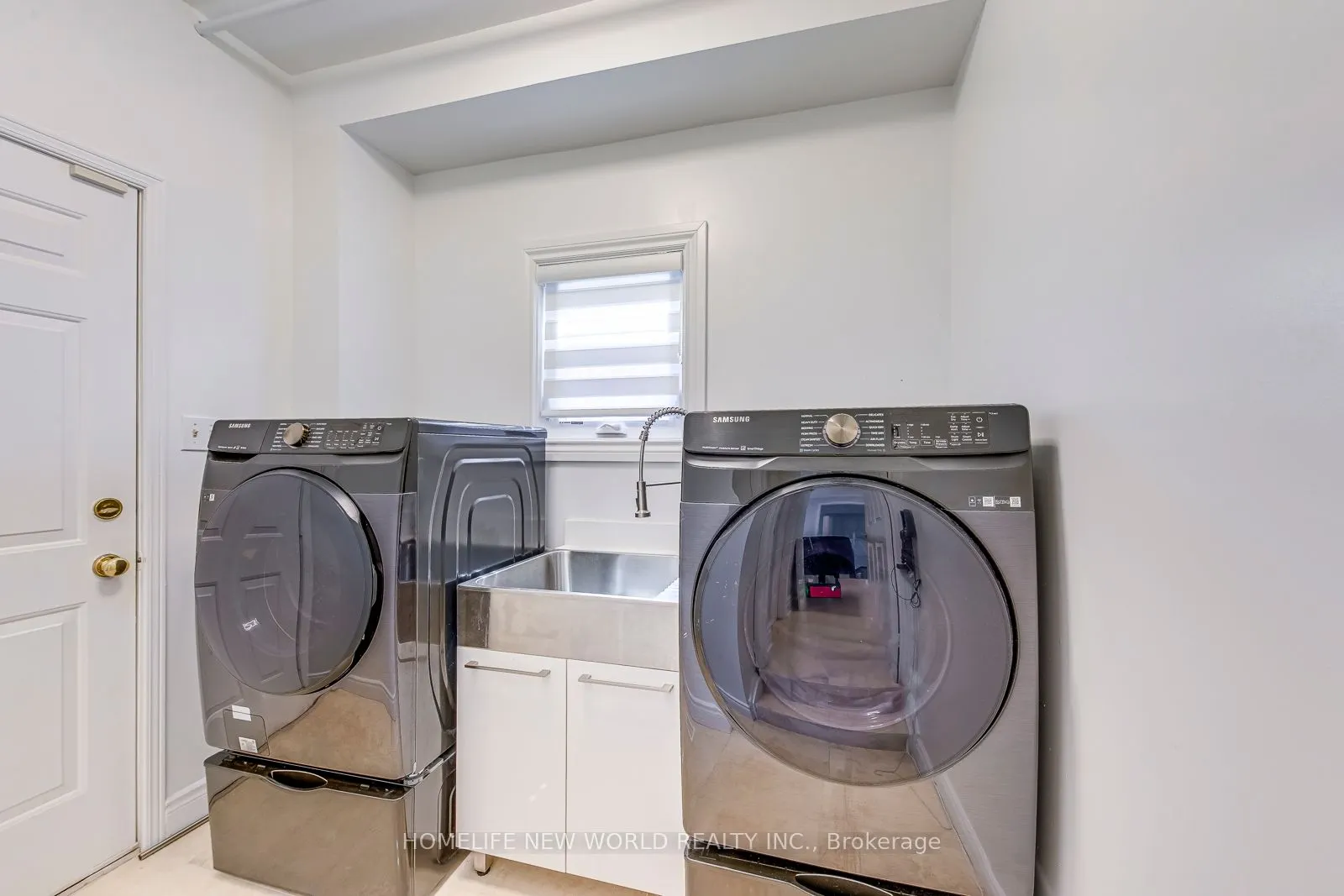 3957 Renfrew Crescent