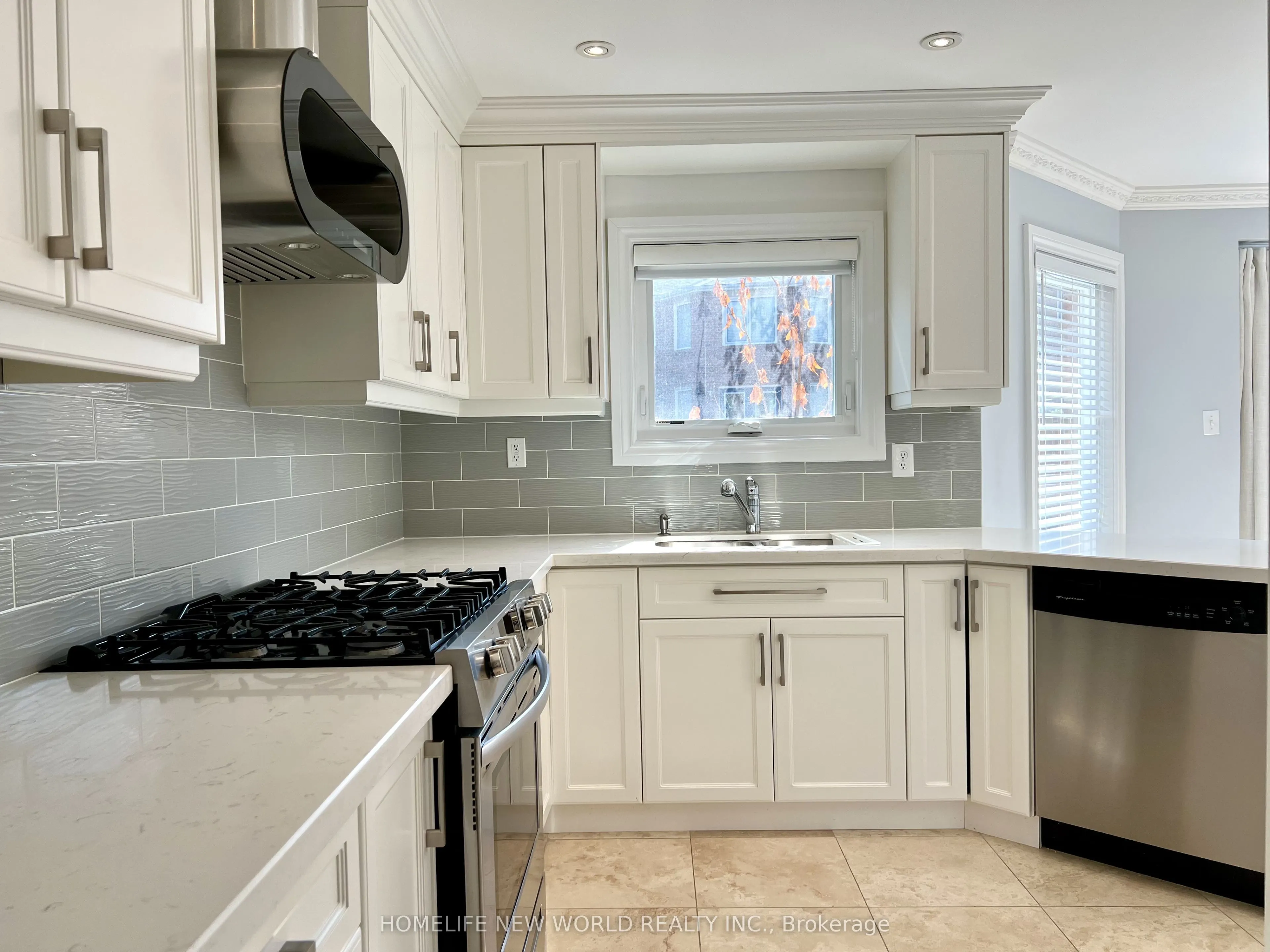3957 Renfrew Crescent