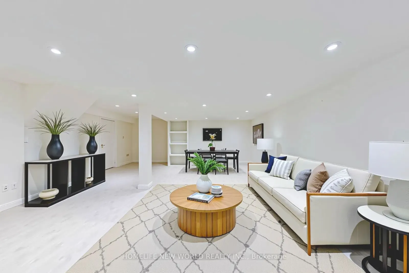 3957 Renfrew Crescent