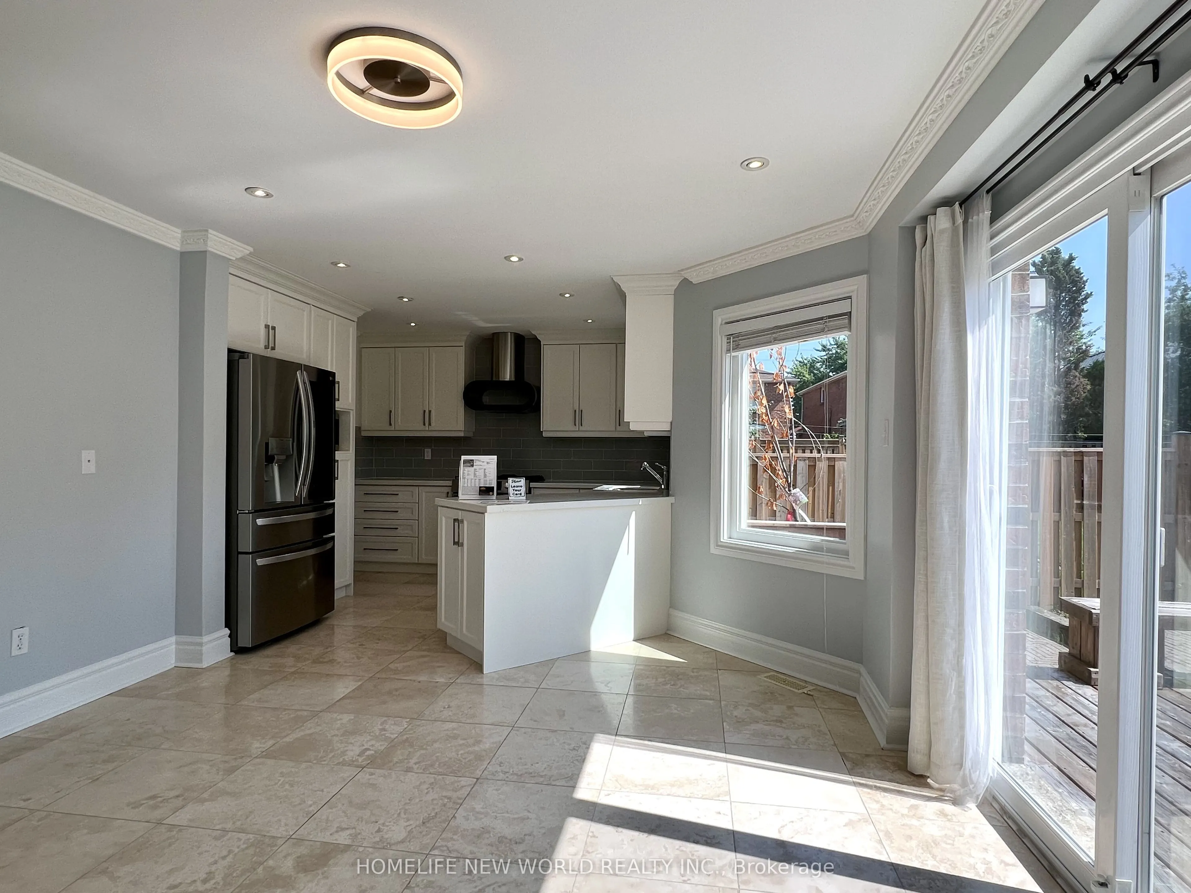 3957 Renfrew Crescent