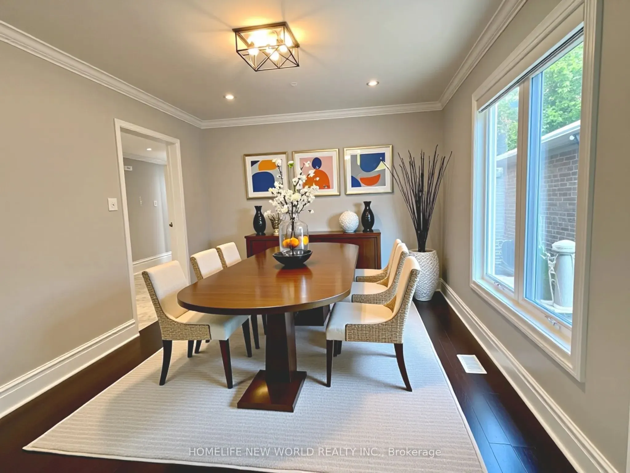 3957 Renfrew Crescent
