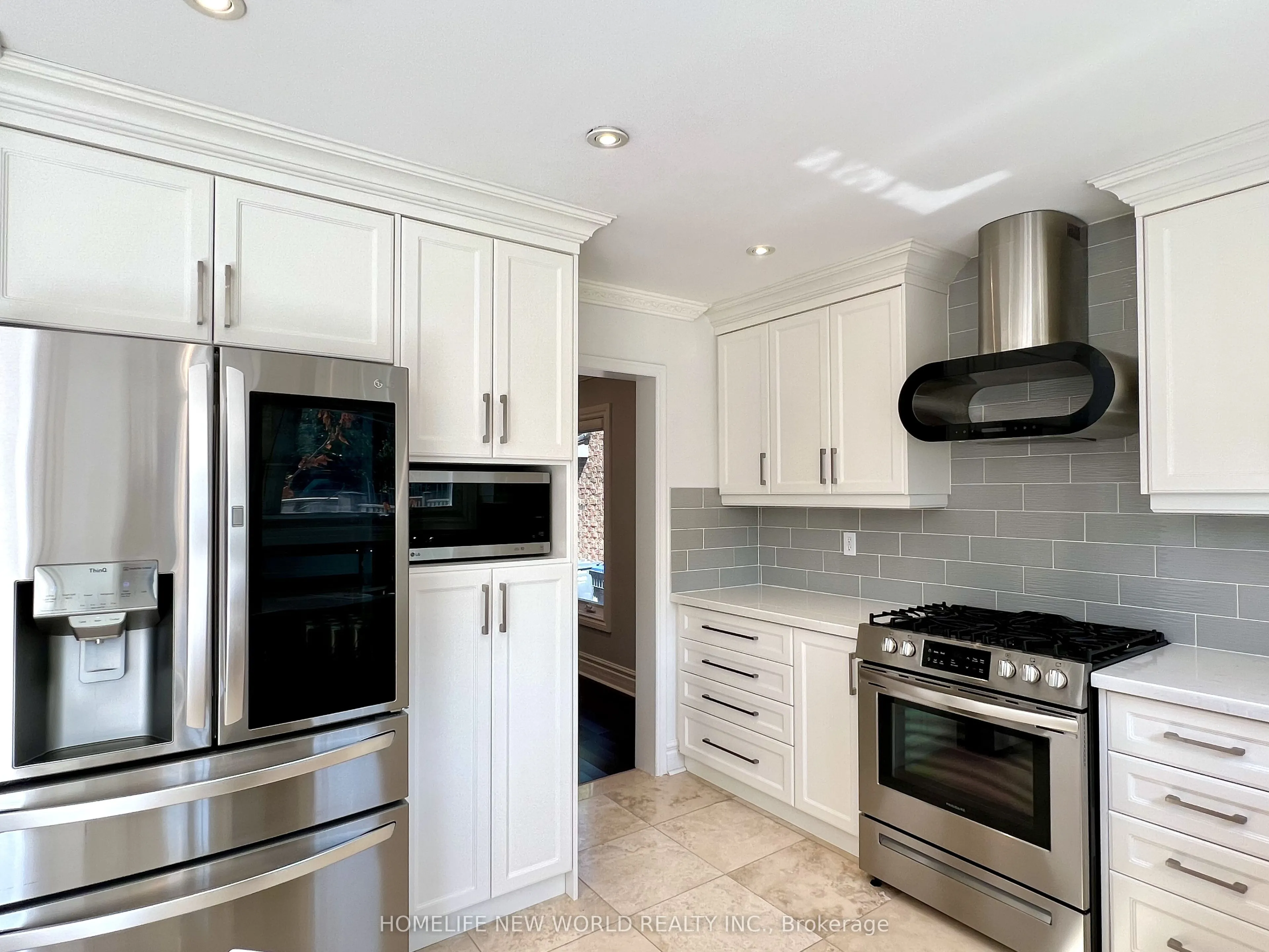 3957 Renfrew Crescent