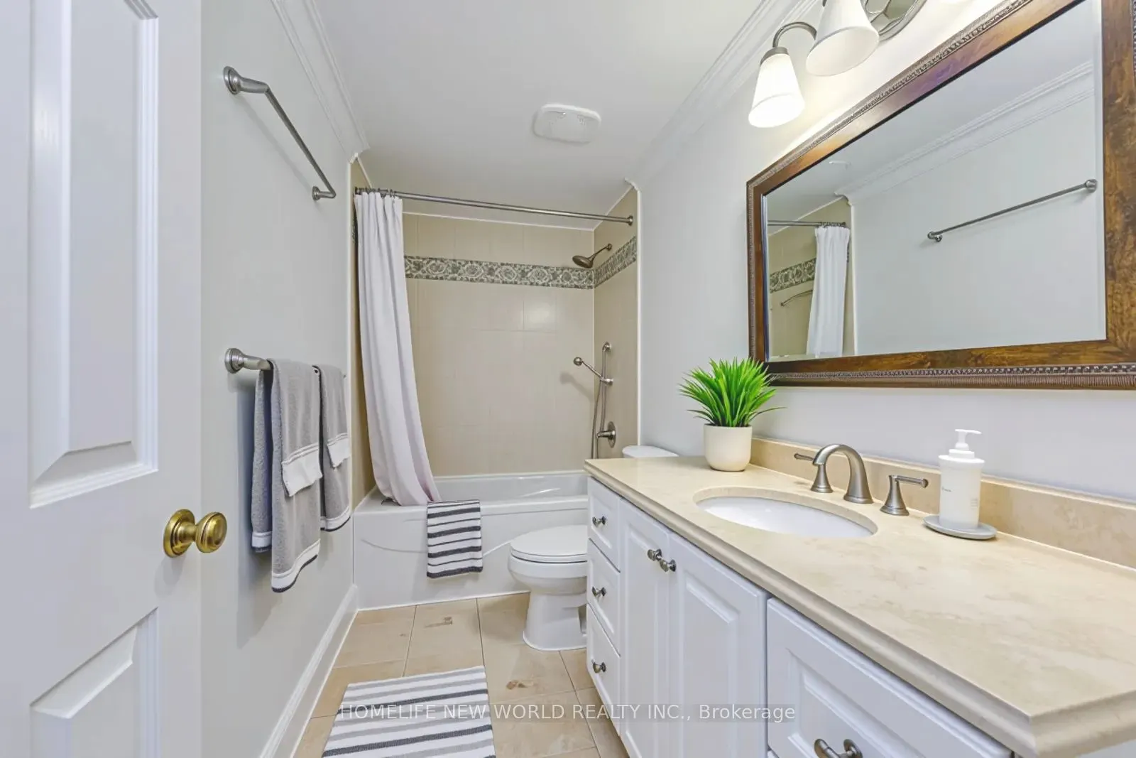 3957 Renfrew Crescent
