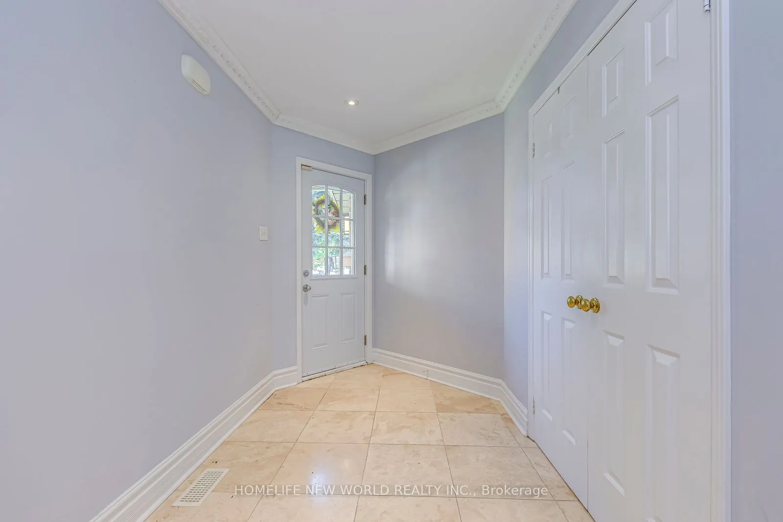 3957 Renfrew Crescent