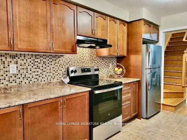 798 Shortreed Crescent
