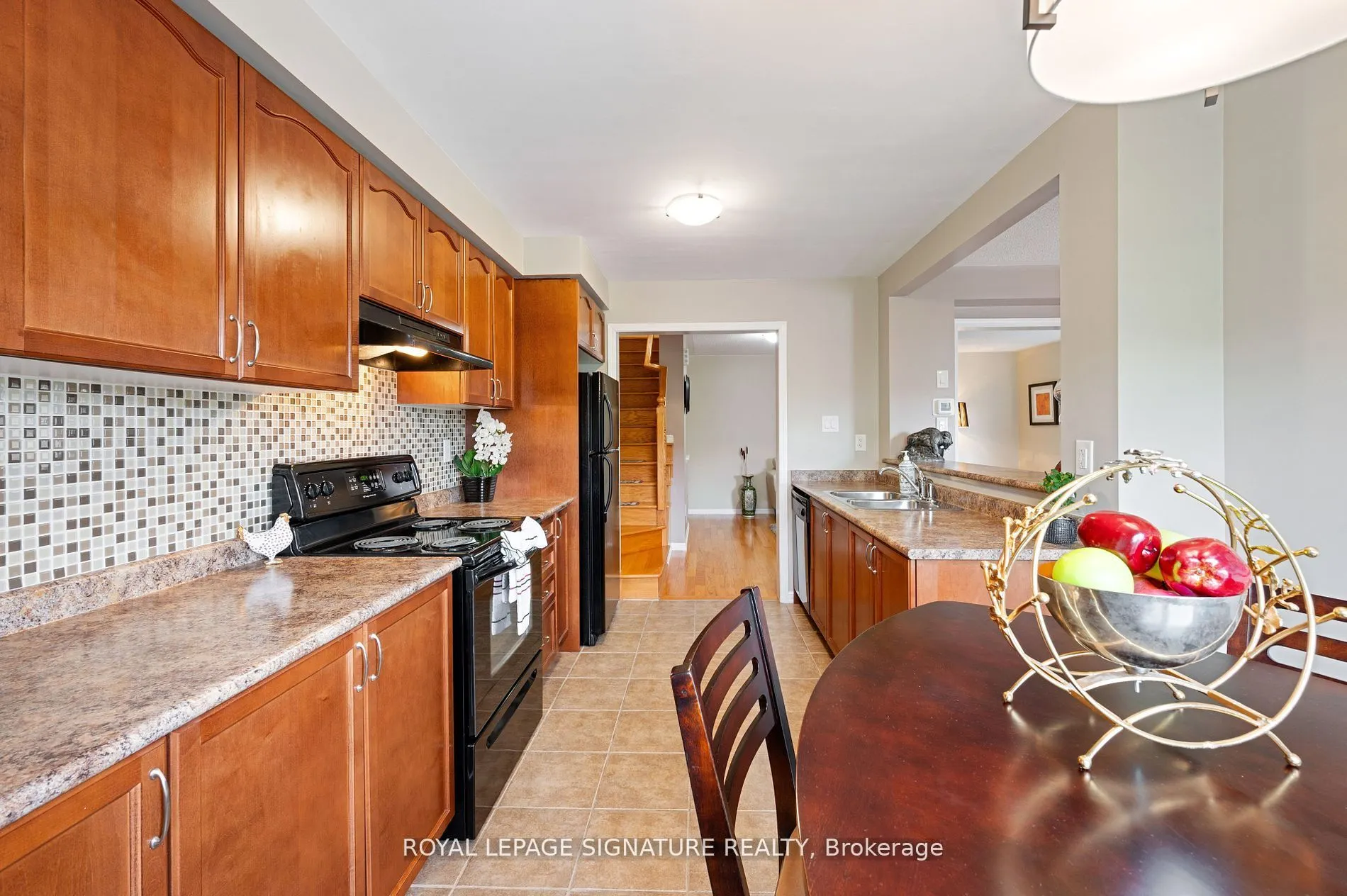 798 Shortreed Crescent
