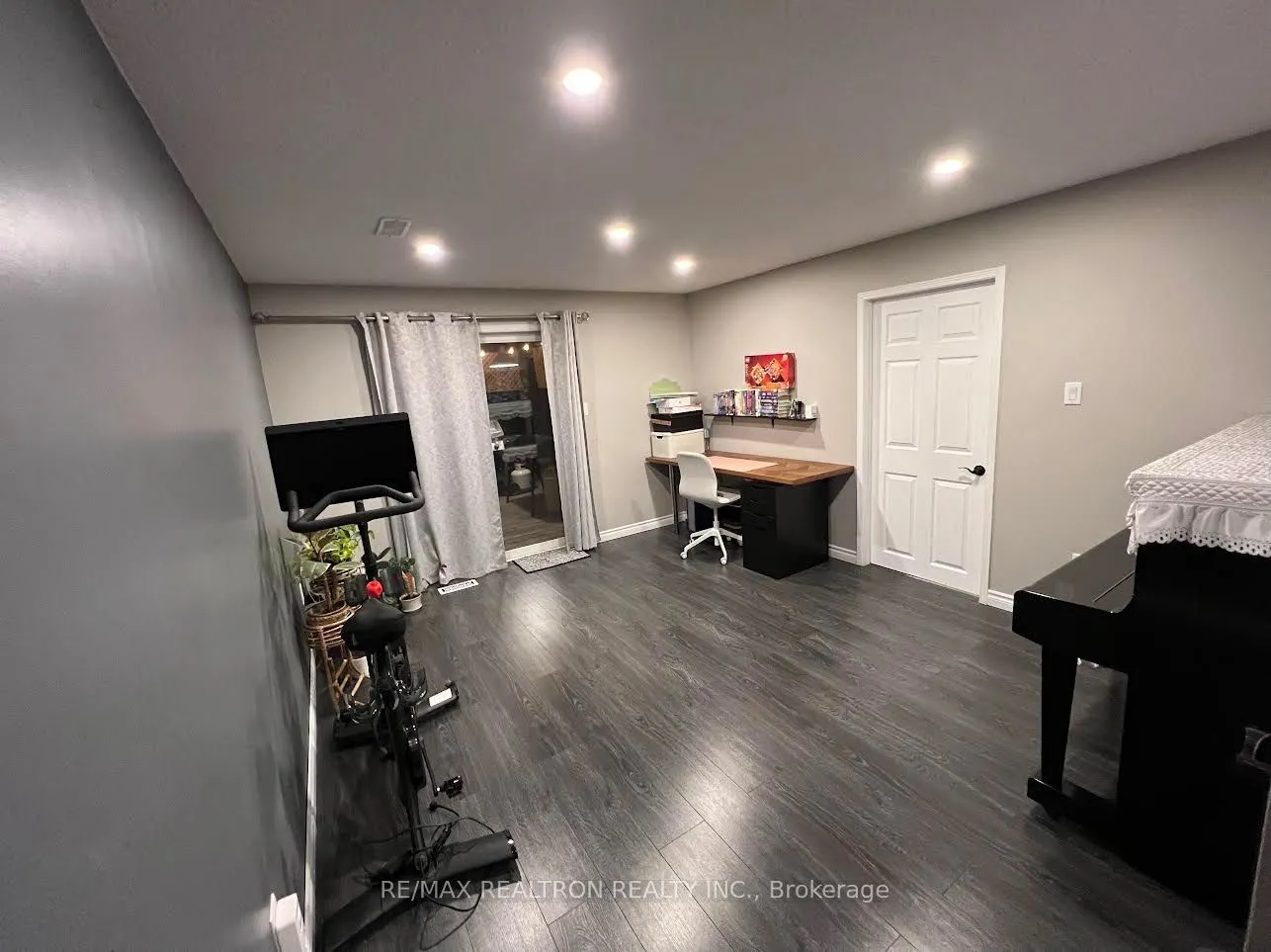 2543 Gill Crescent