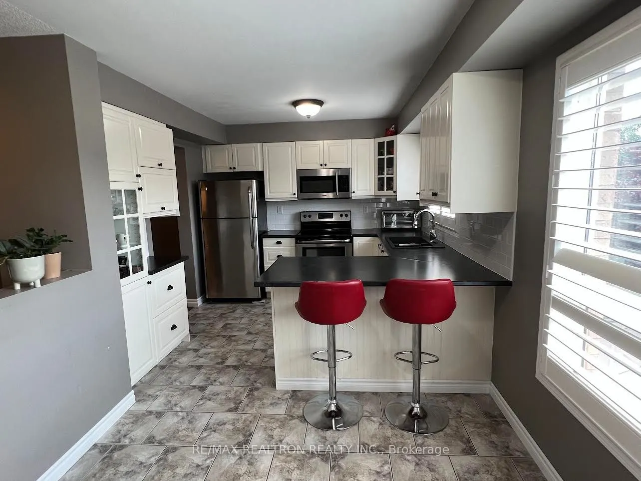 2543 Gill Crescent