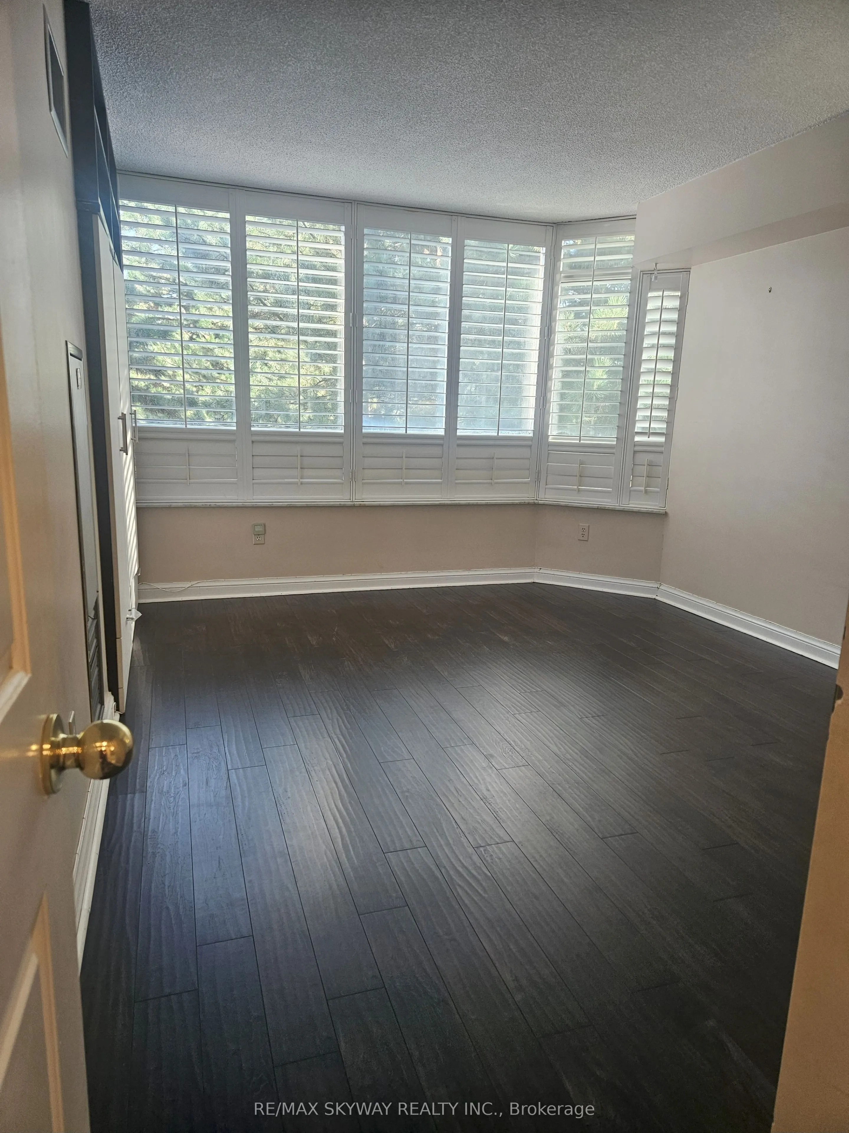 24 Hanover Road, #205