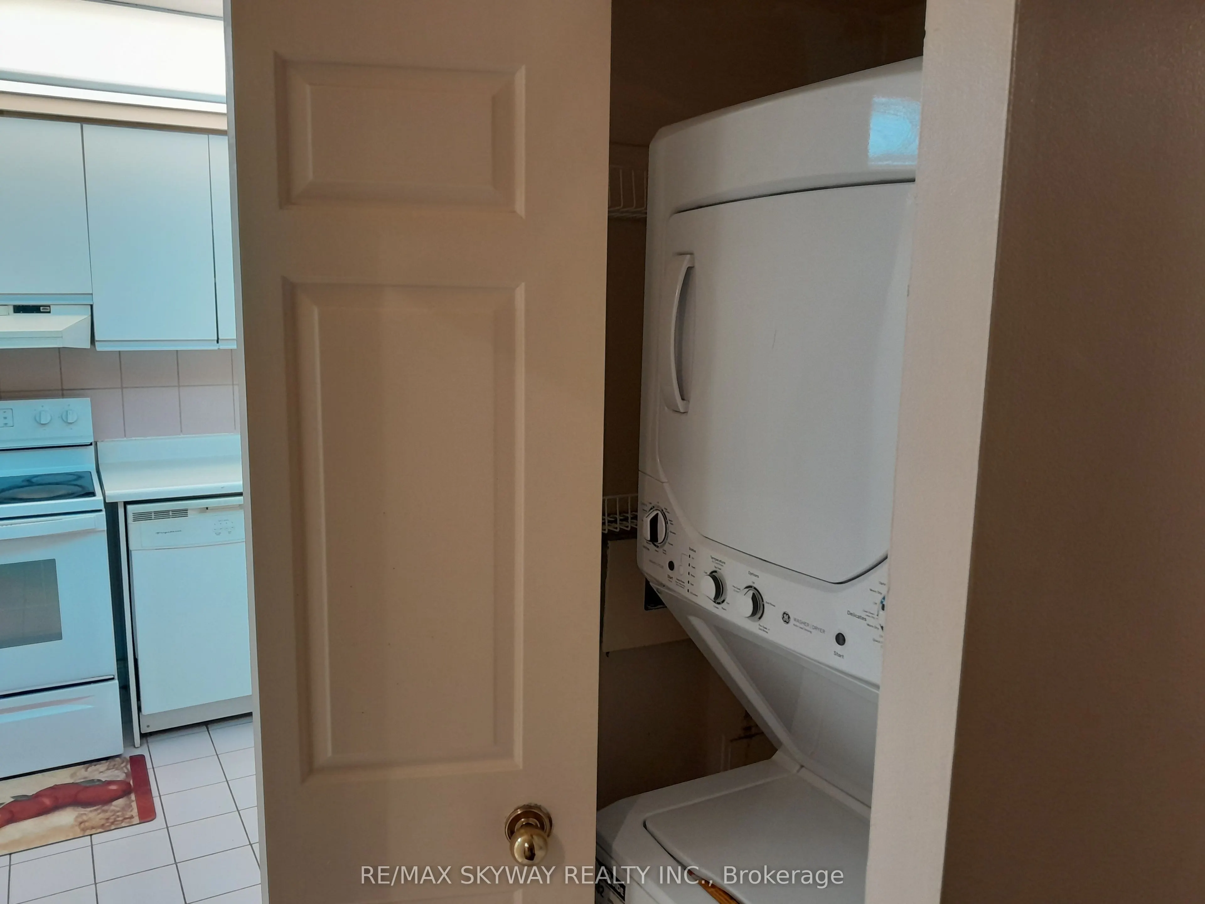 24 Hanover Road, #205
