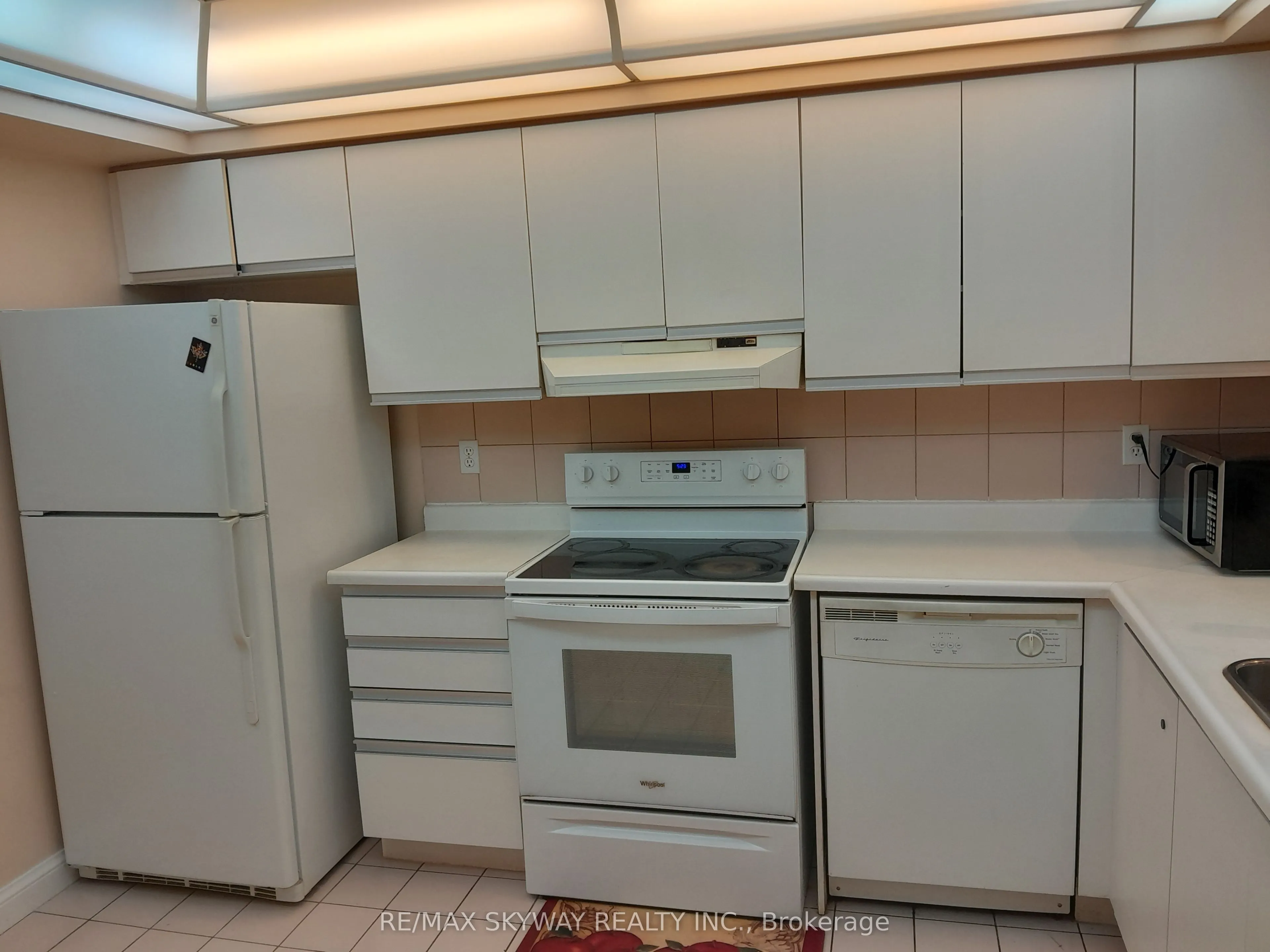 24 Hanover Road, #205