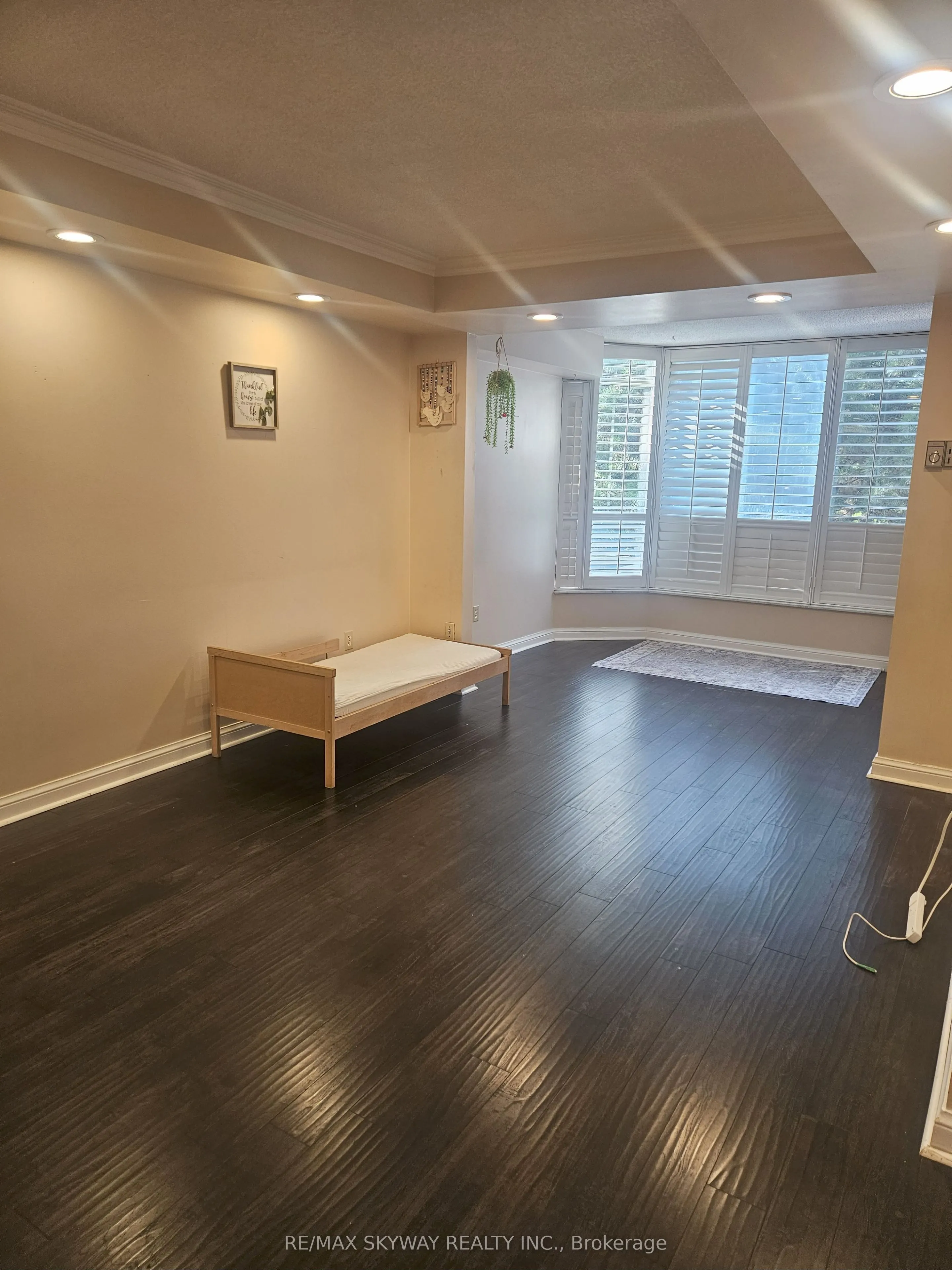 24 Hanover Road, #205