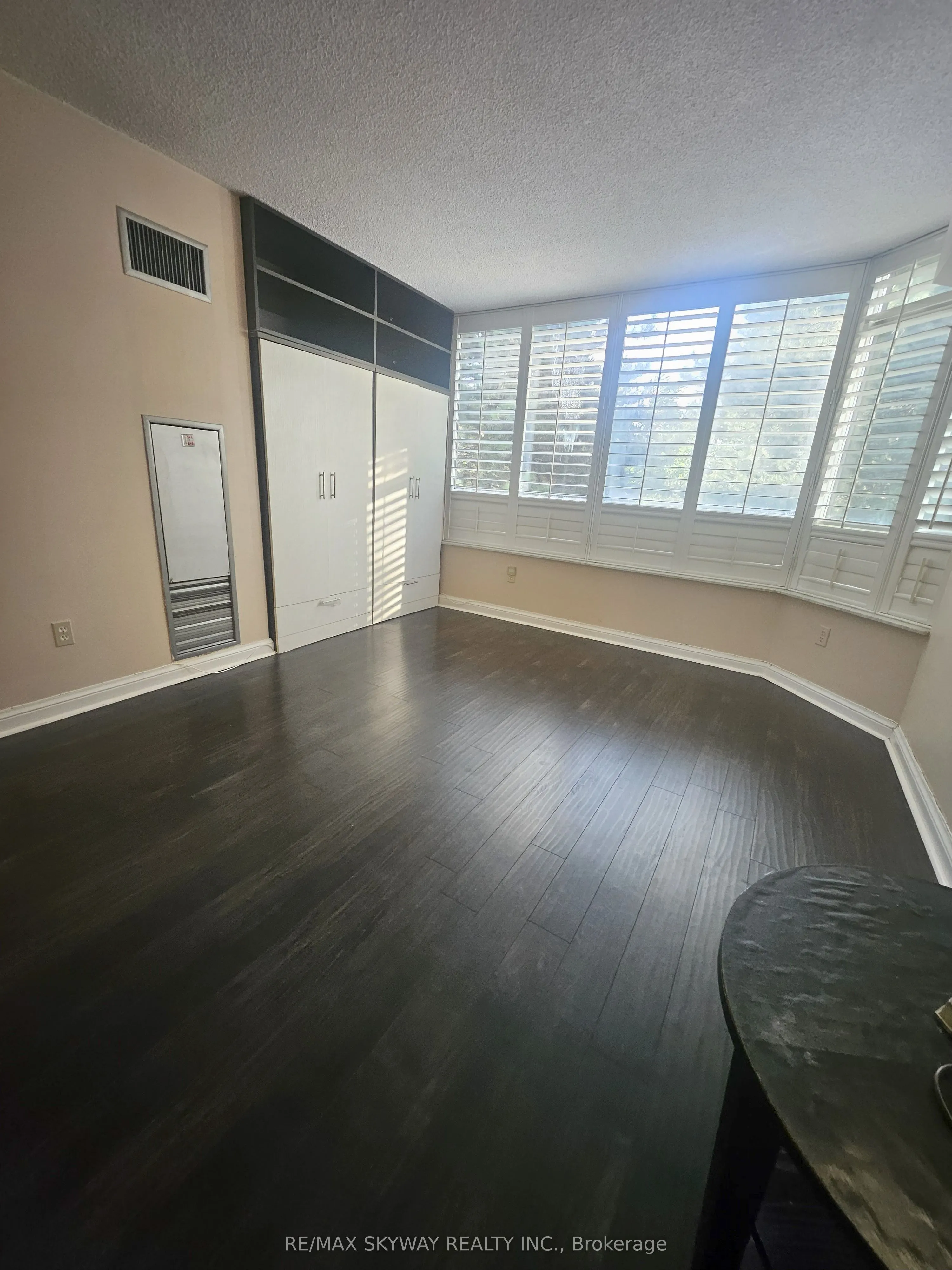 24 Hanover Road, #205