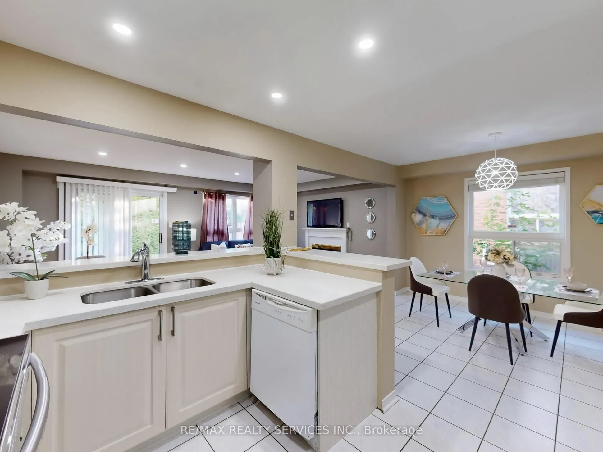 5230 Glen Erin Drive, #96
