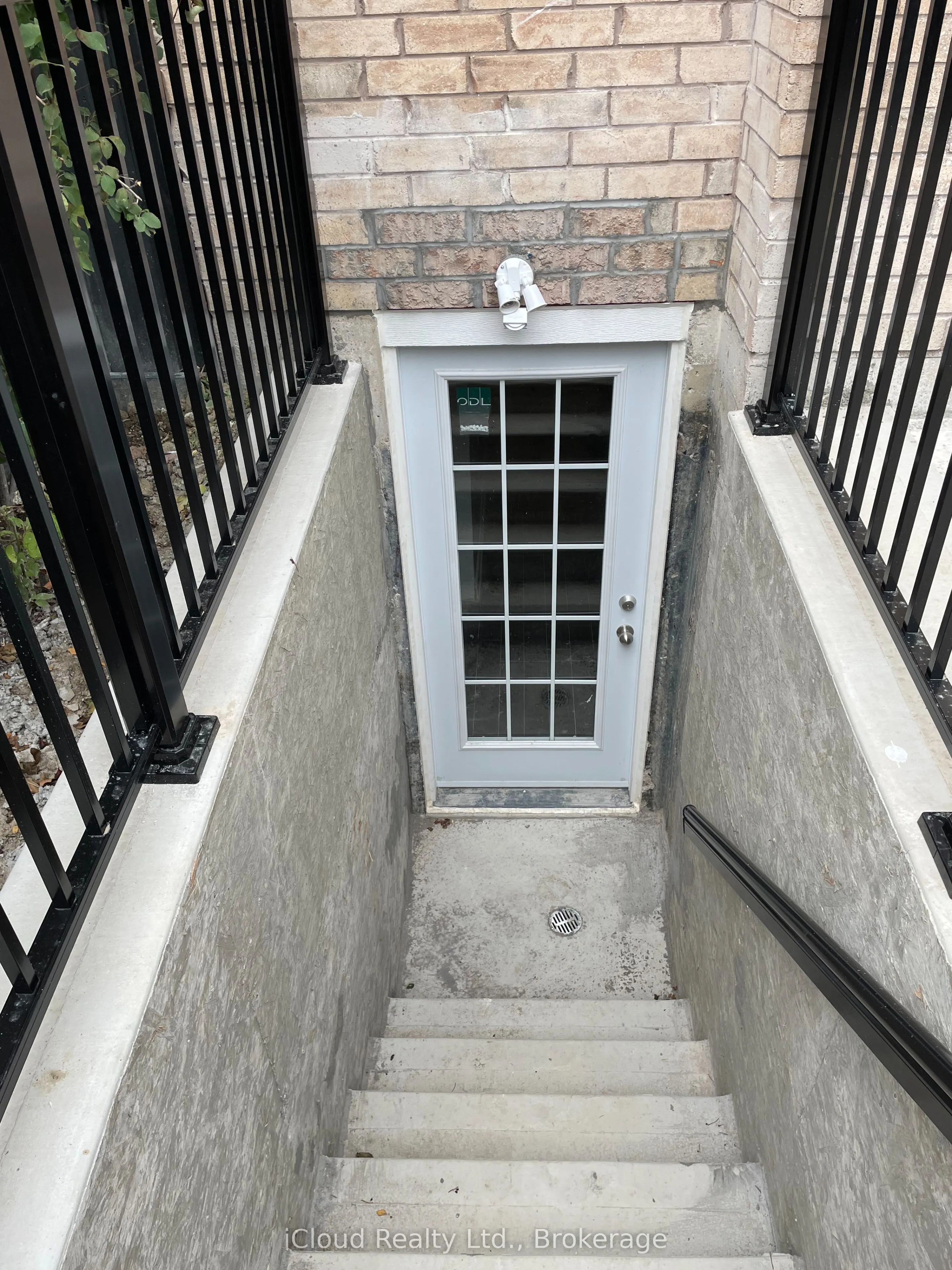 5 Trentonian Street