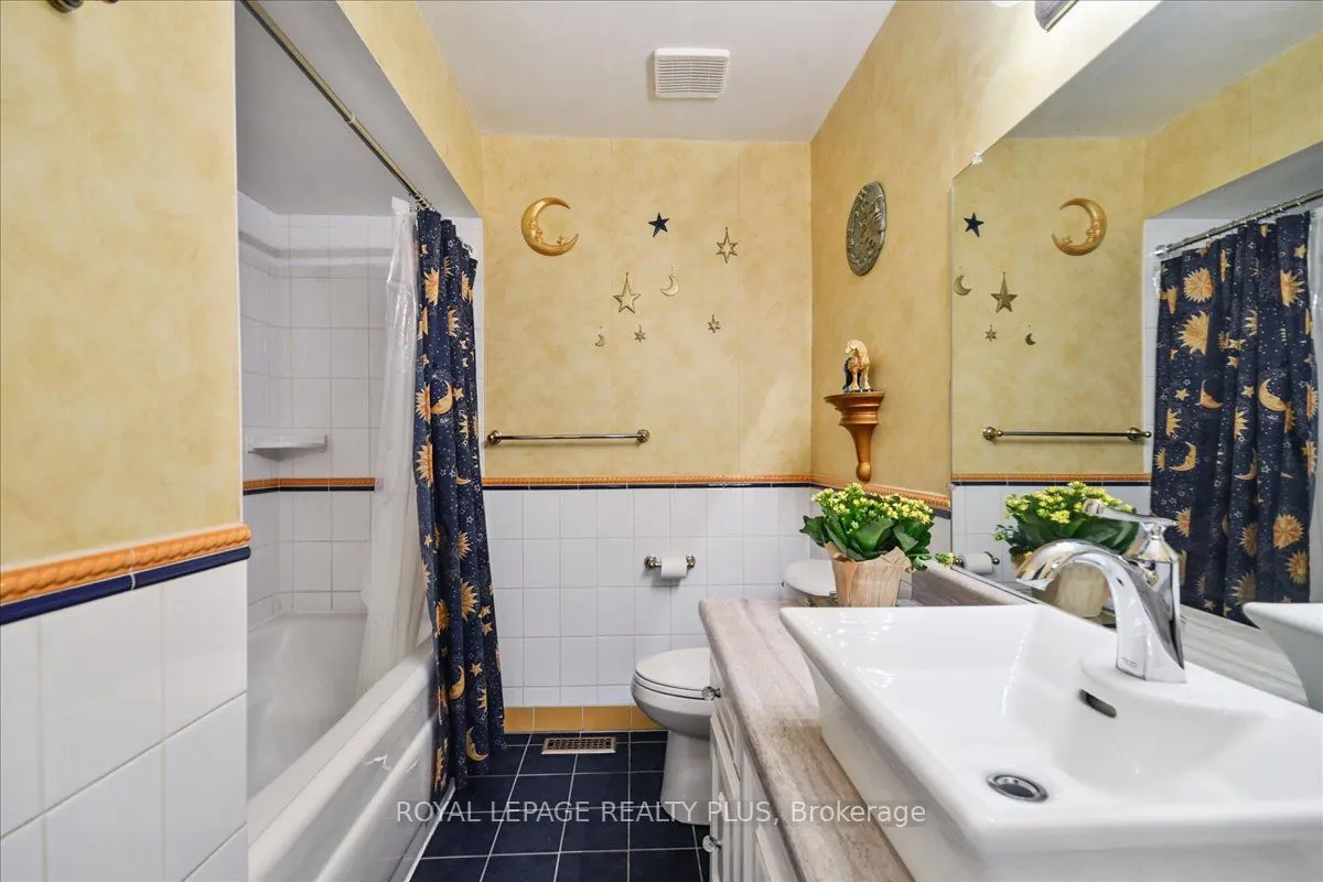 1951 Rathburn Road E, #103