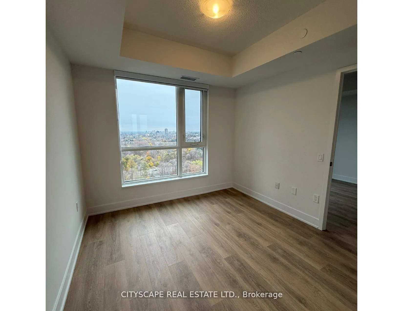 202 Burnhamthorpe Road E, #1410