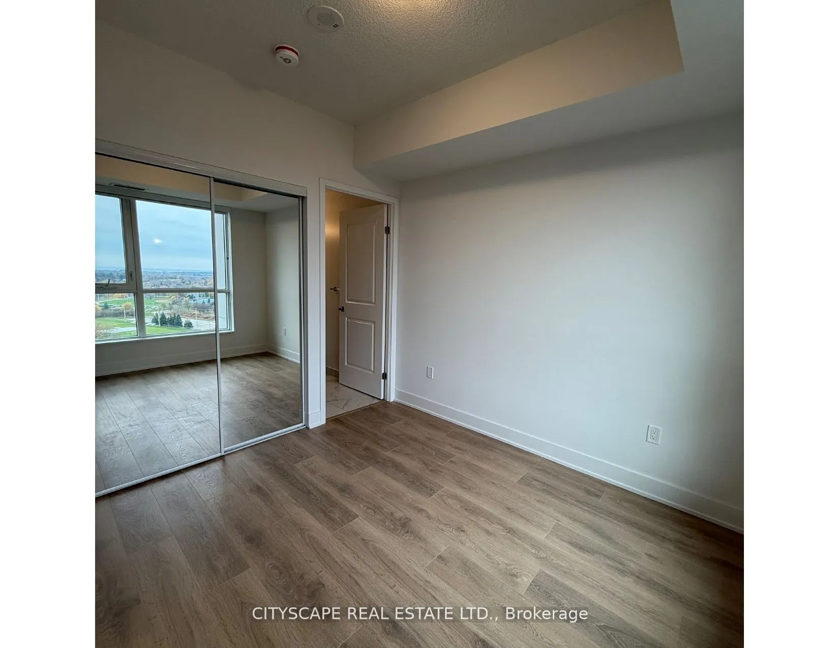 202 Burnhamthorpe Road E, #1410