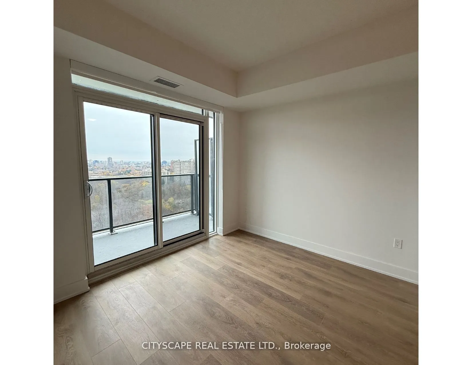 202 Burnhamthorpe Road E, #1410
