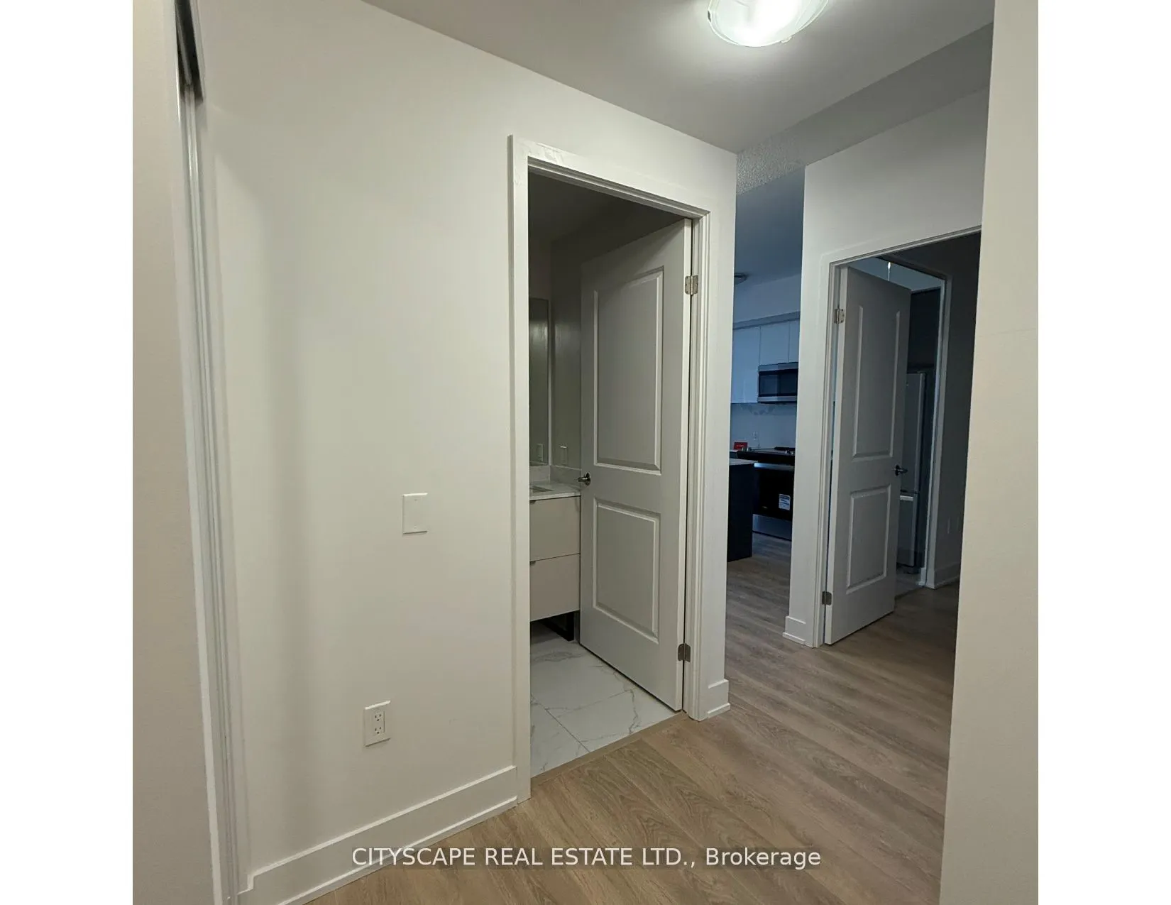 202 Burnhamthorpe Road E, #1410