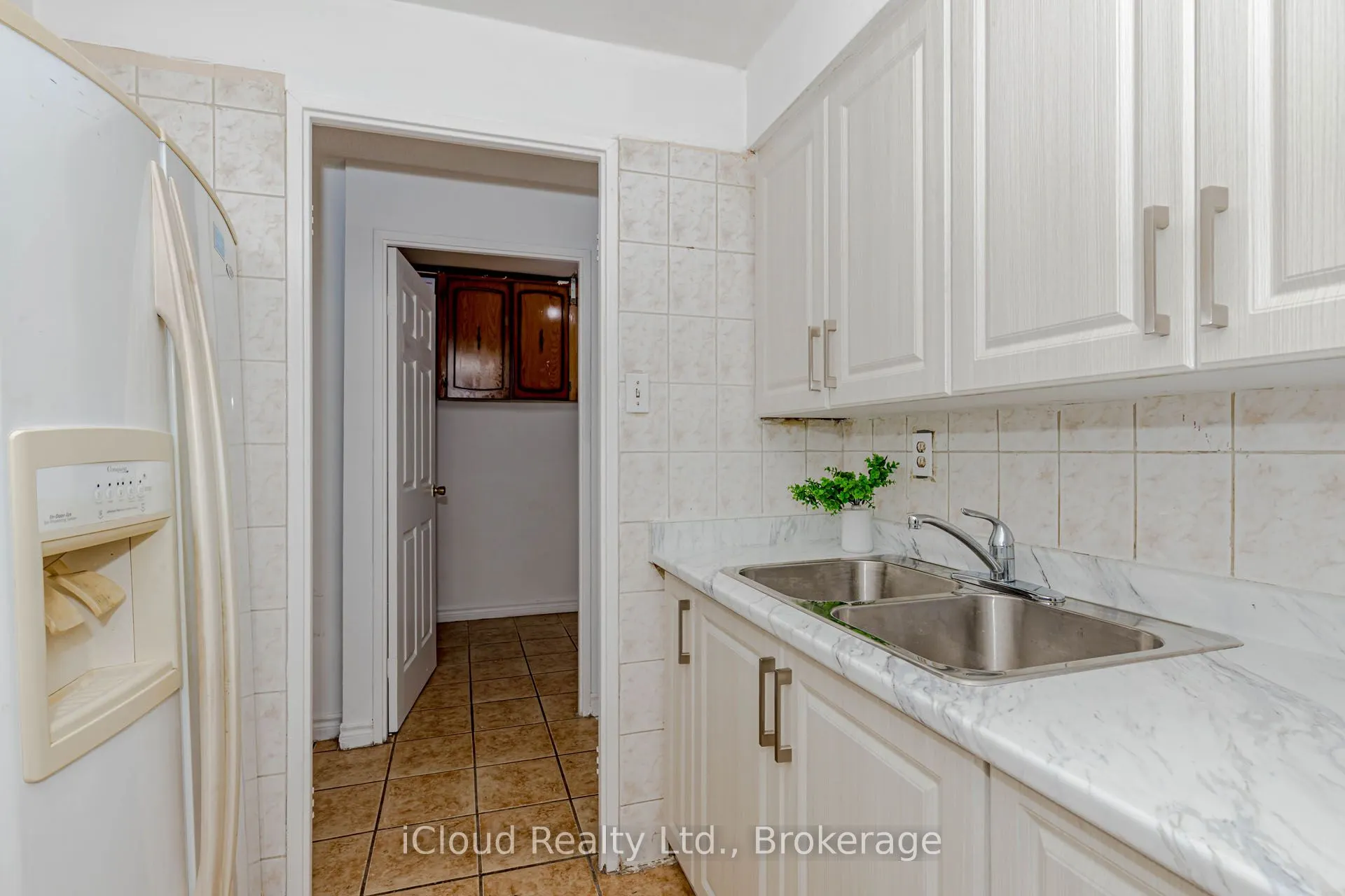3555 Derry Road E, #103