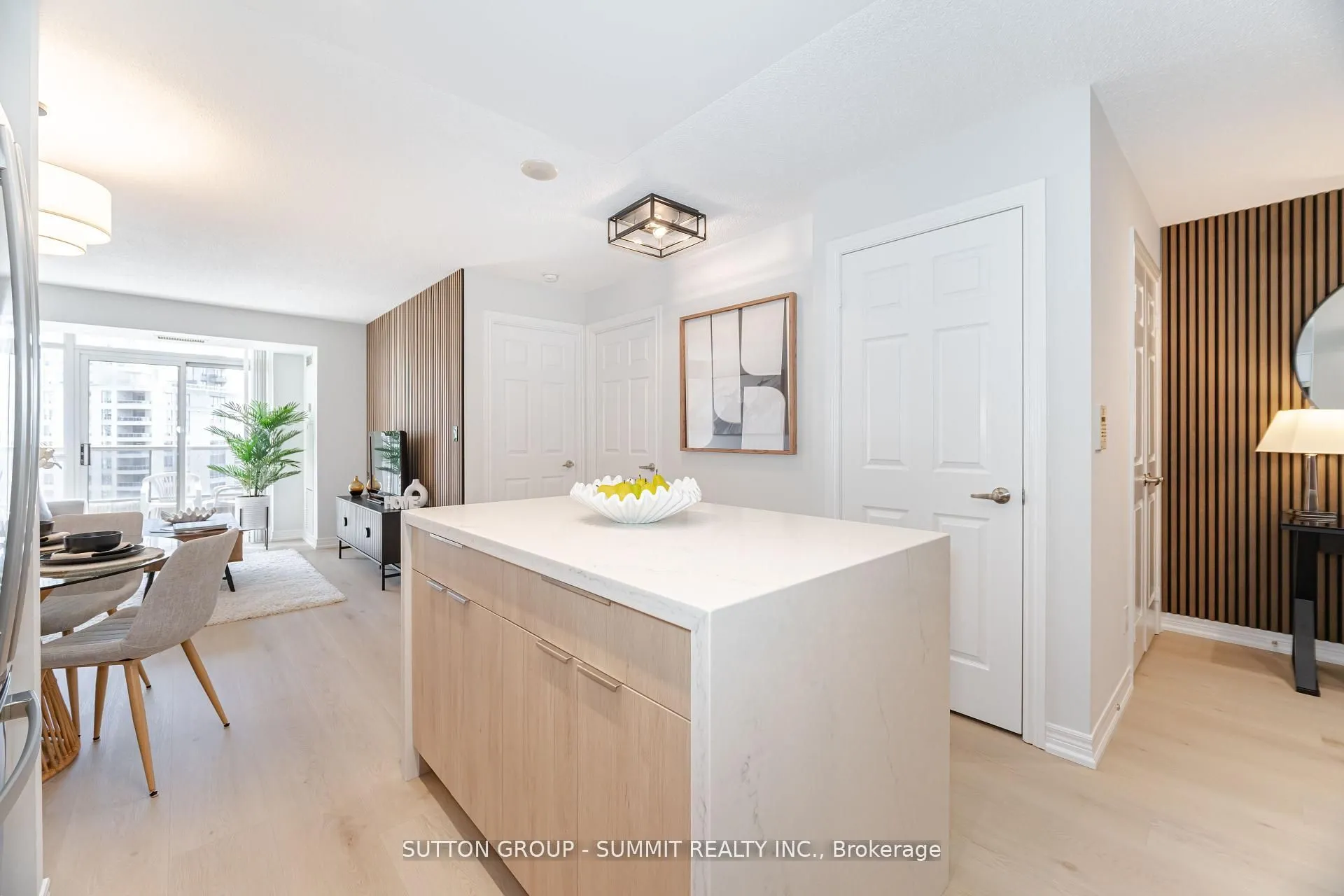 310 BURNHAMTHORPE Road W, #2310