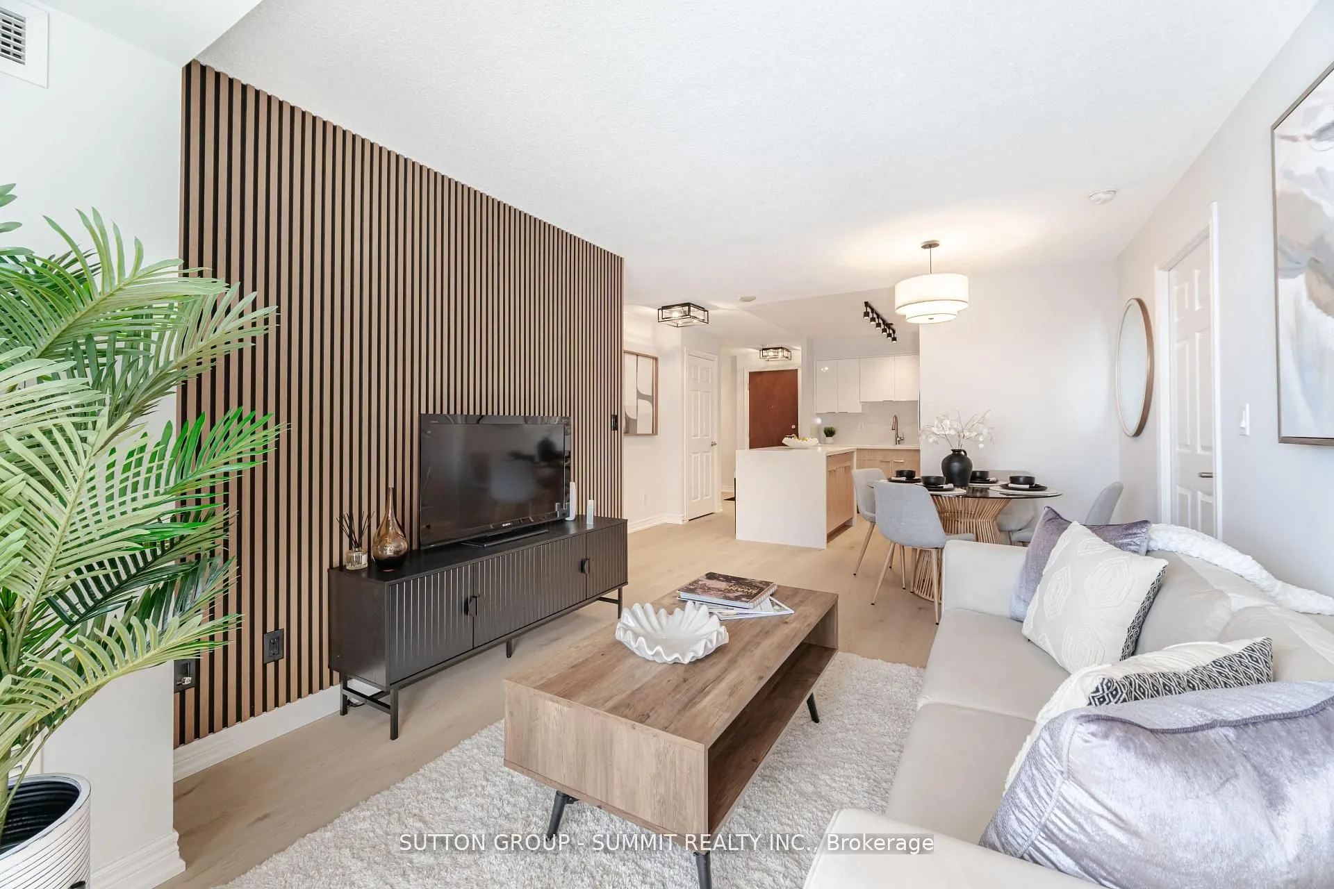 310 BURNHAMTHORPE Road W, #2310