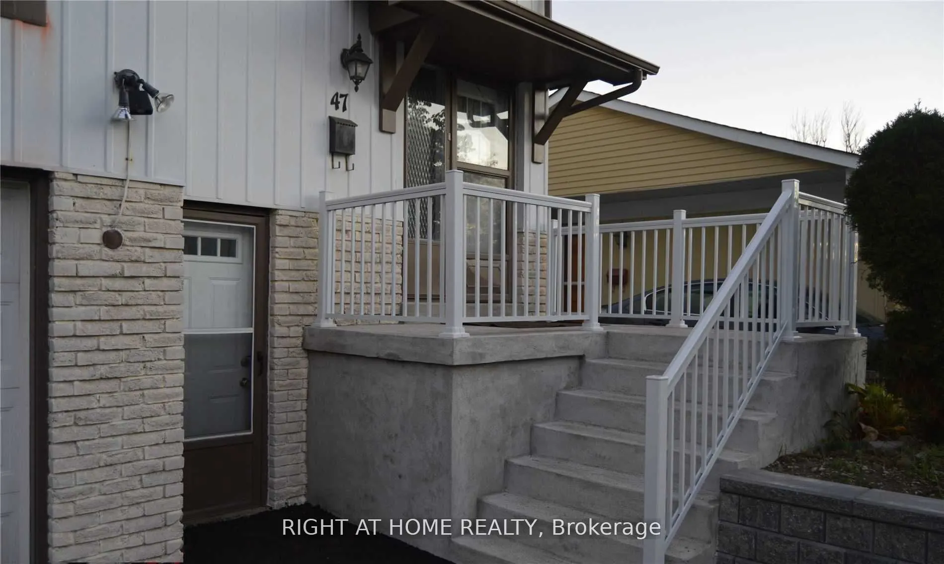 47 Salisbury Circle, #Upper