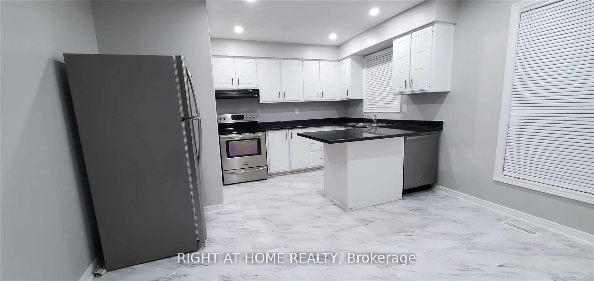 47 Salisbury Circle, #Upper