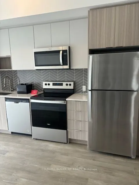 202 Burnhamthorpe Road E, #203