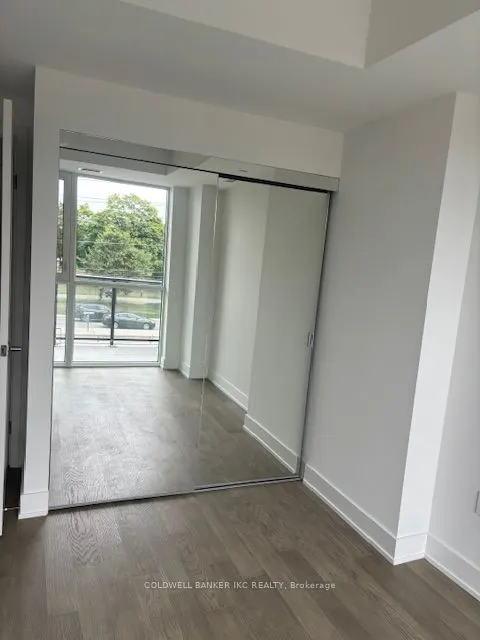 202 Burnhamthorpe Road E, #203