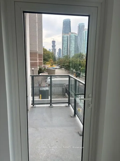 202 Burnhamthorpe Road E, #203