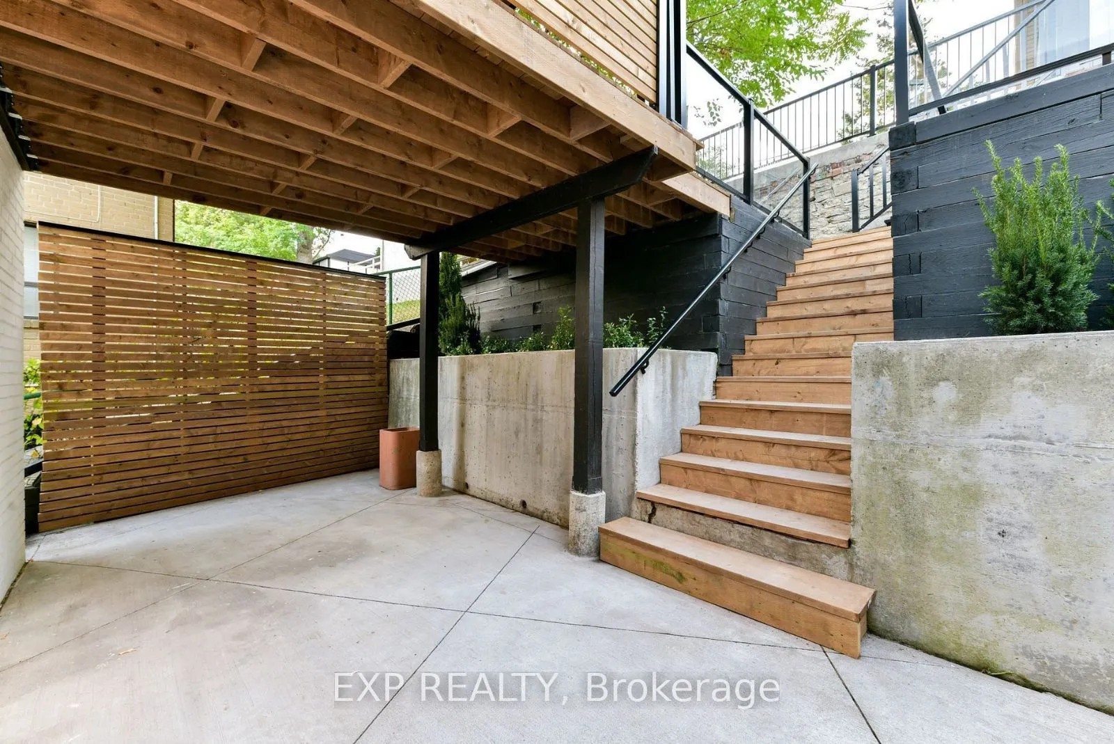 1250 Davenport Avenue, #2