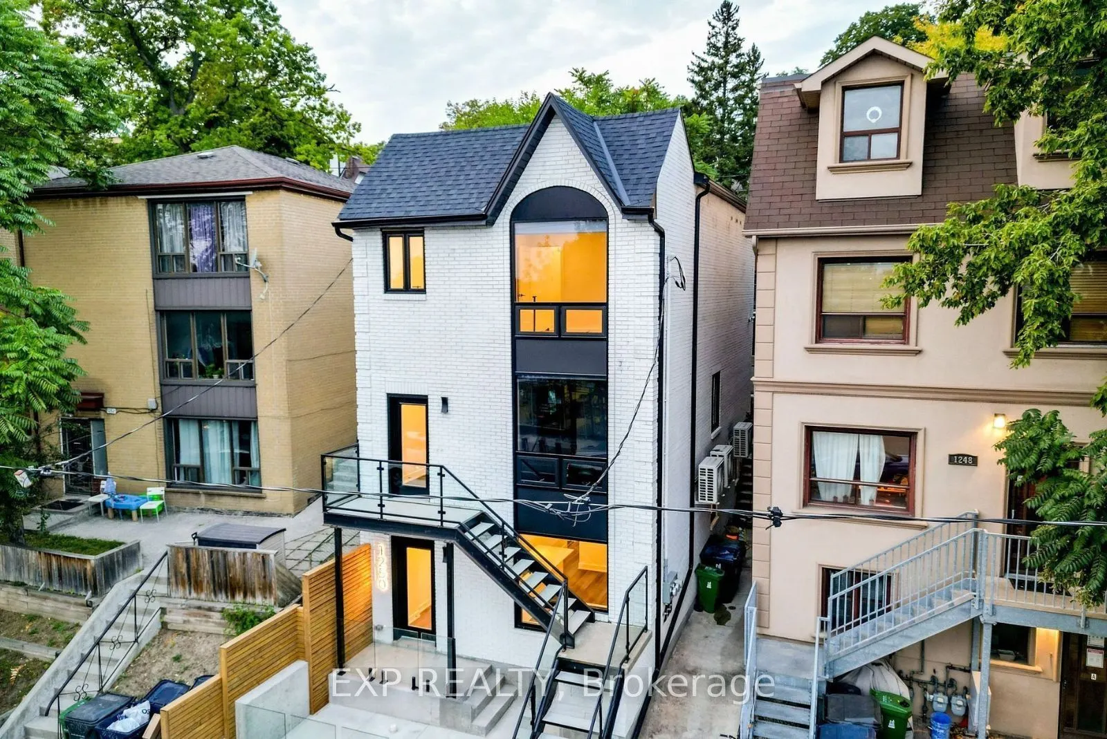 1250 Davenport Avenue, #2