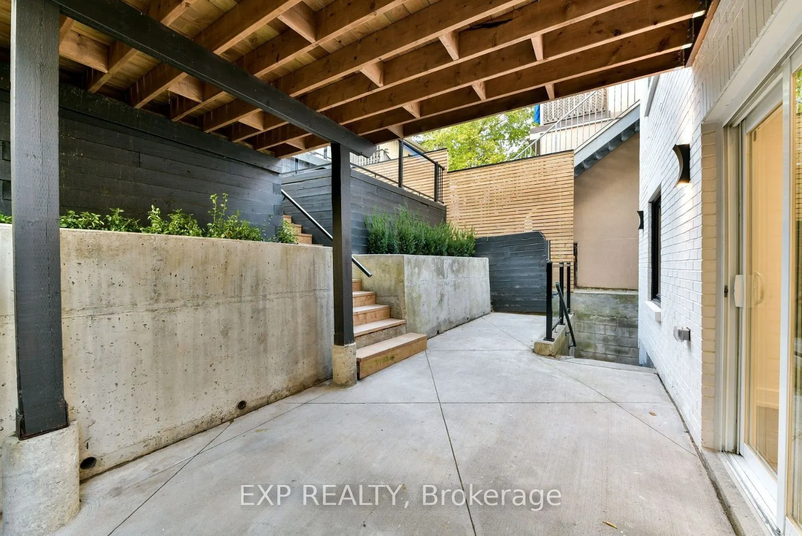 1250 Davenport Avenue, #2