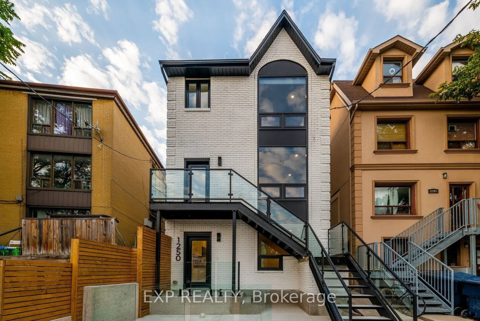 1250 Davenport Avenue, #3